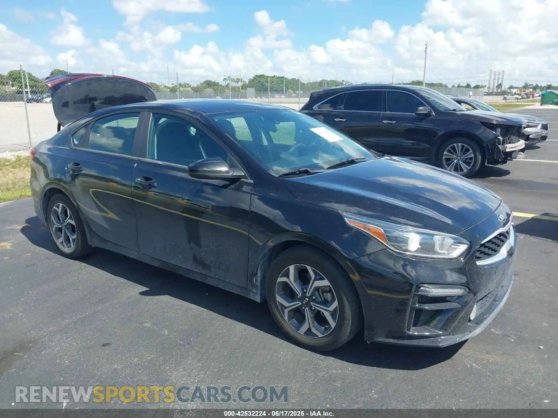 1 Photograph of a damaged car 3KPF24AD0LE170514 KIA FORTE 2020