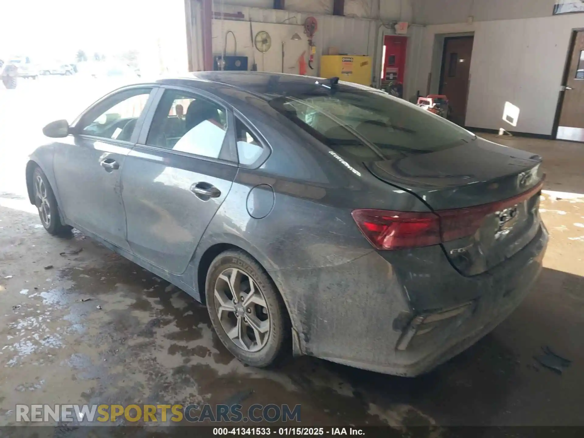 3 Photograph of a damaged car 3KPF24AD0LE184784 KIA FORTE 2020
