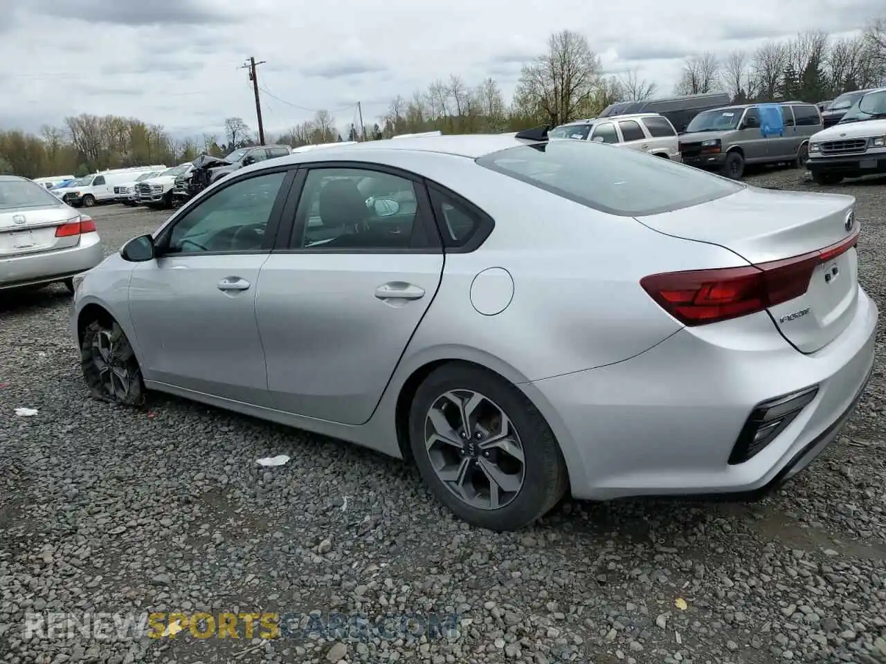 2 fotografías del automóvil dañado 3KPF24AD0LE187362 KIA FORTE 2020