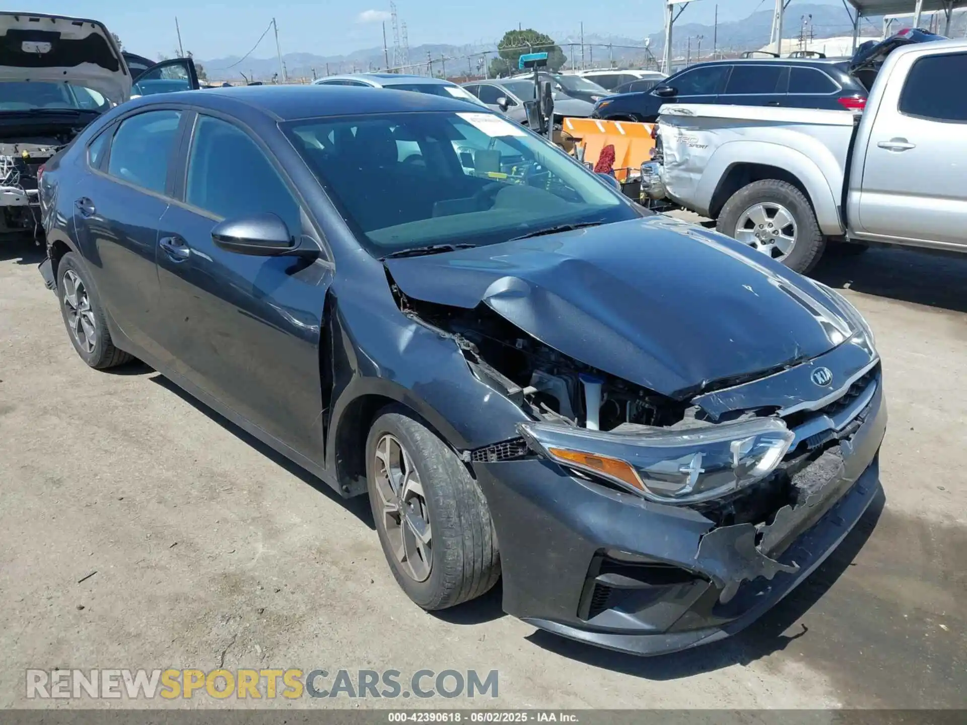 1 Photograph of a damaged car 3KPF24AD0LE209151 KIA FORTE 2020