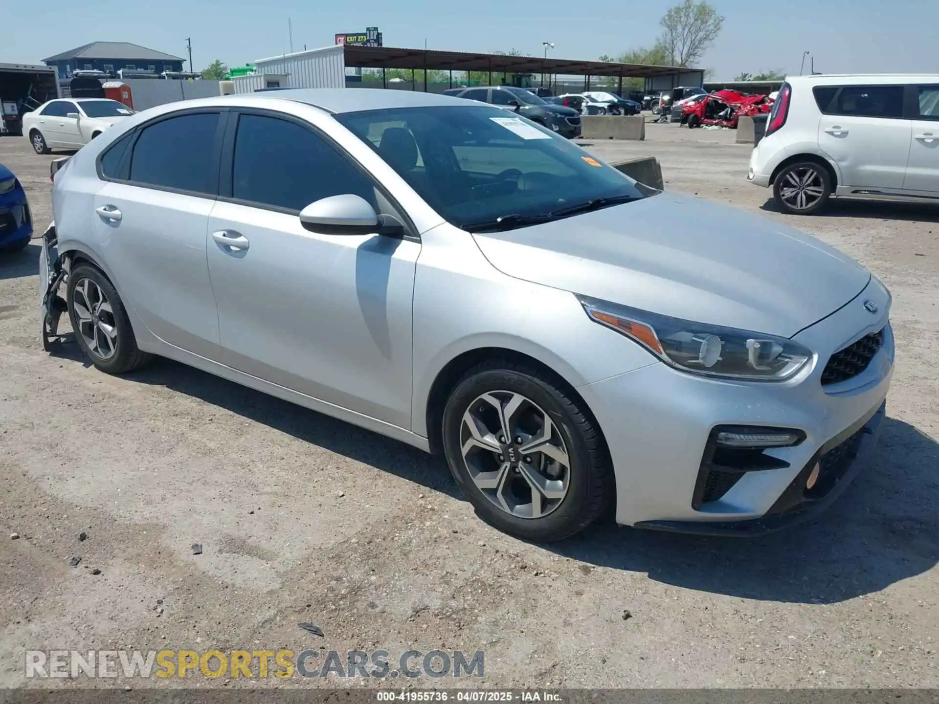 1 Photograph of a damaged car 3KPF24AD0LE236513 KIA FORTE 2020
