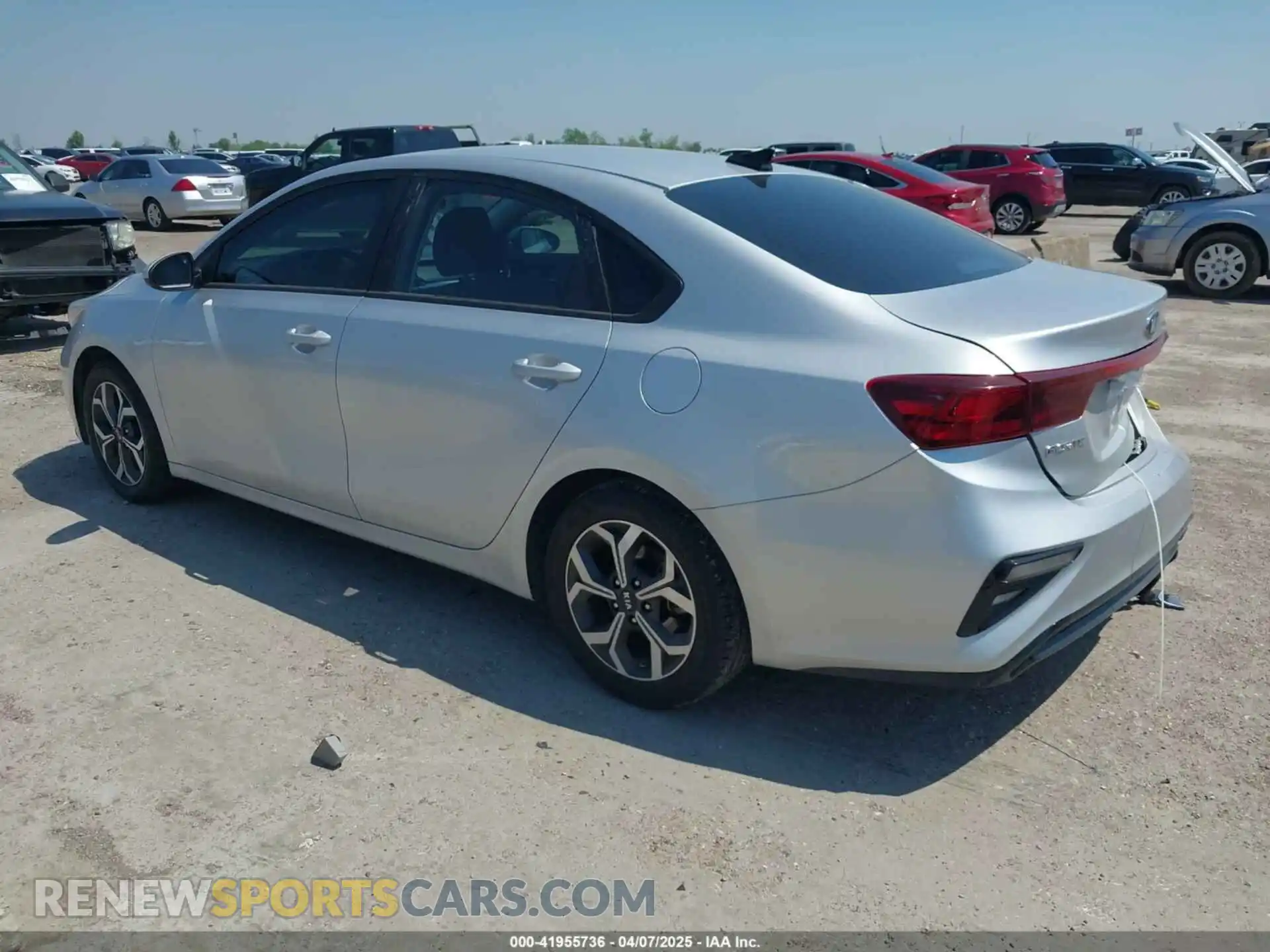 3 Photograph of a damaged car 3KPF24AD0LE236513 KIA FORTE 2020