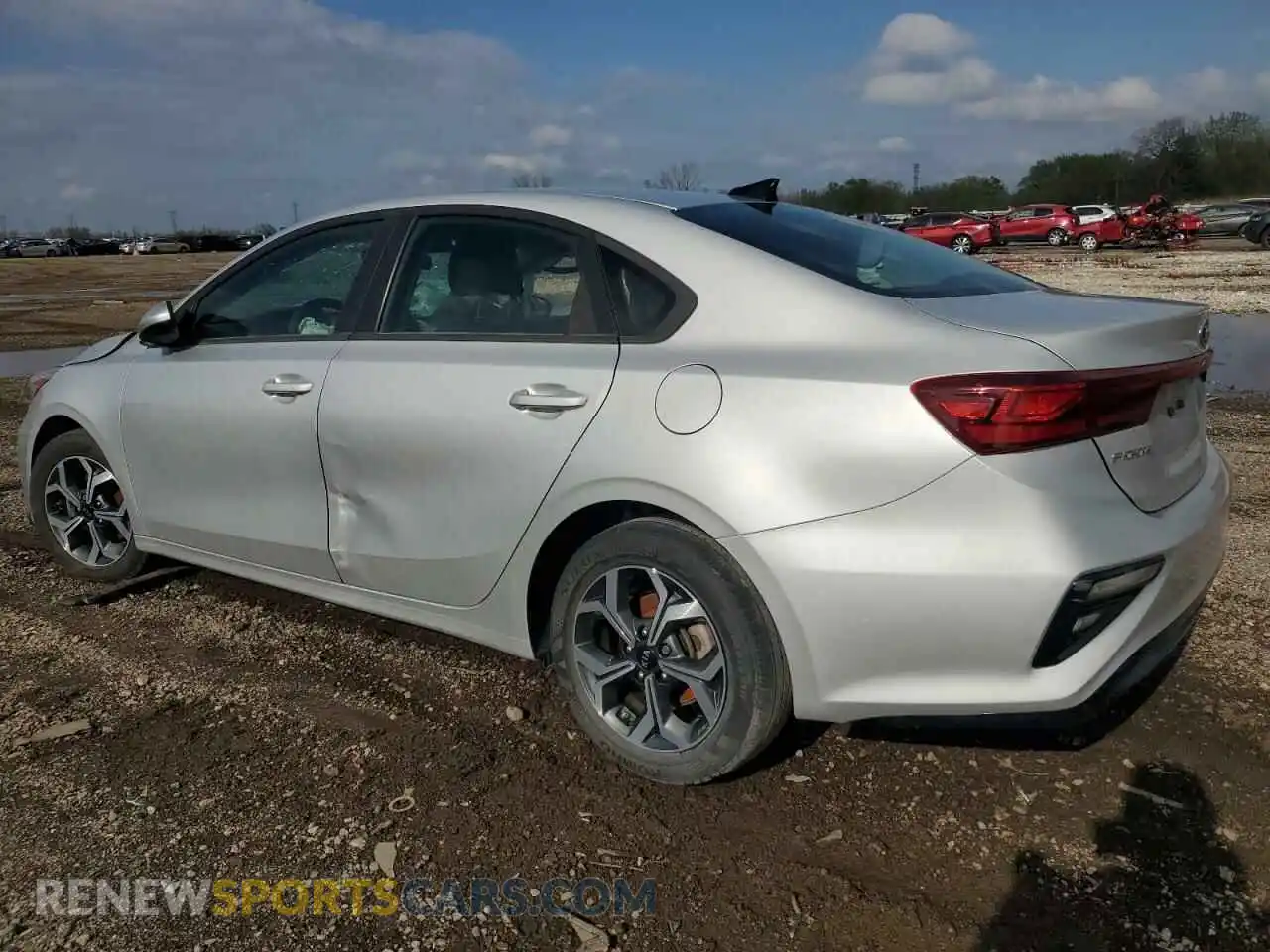 2 fotografías del automóvil dañado 3KPF24AD0LE253036 KIA FORTE 2020