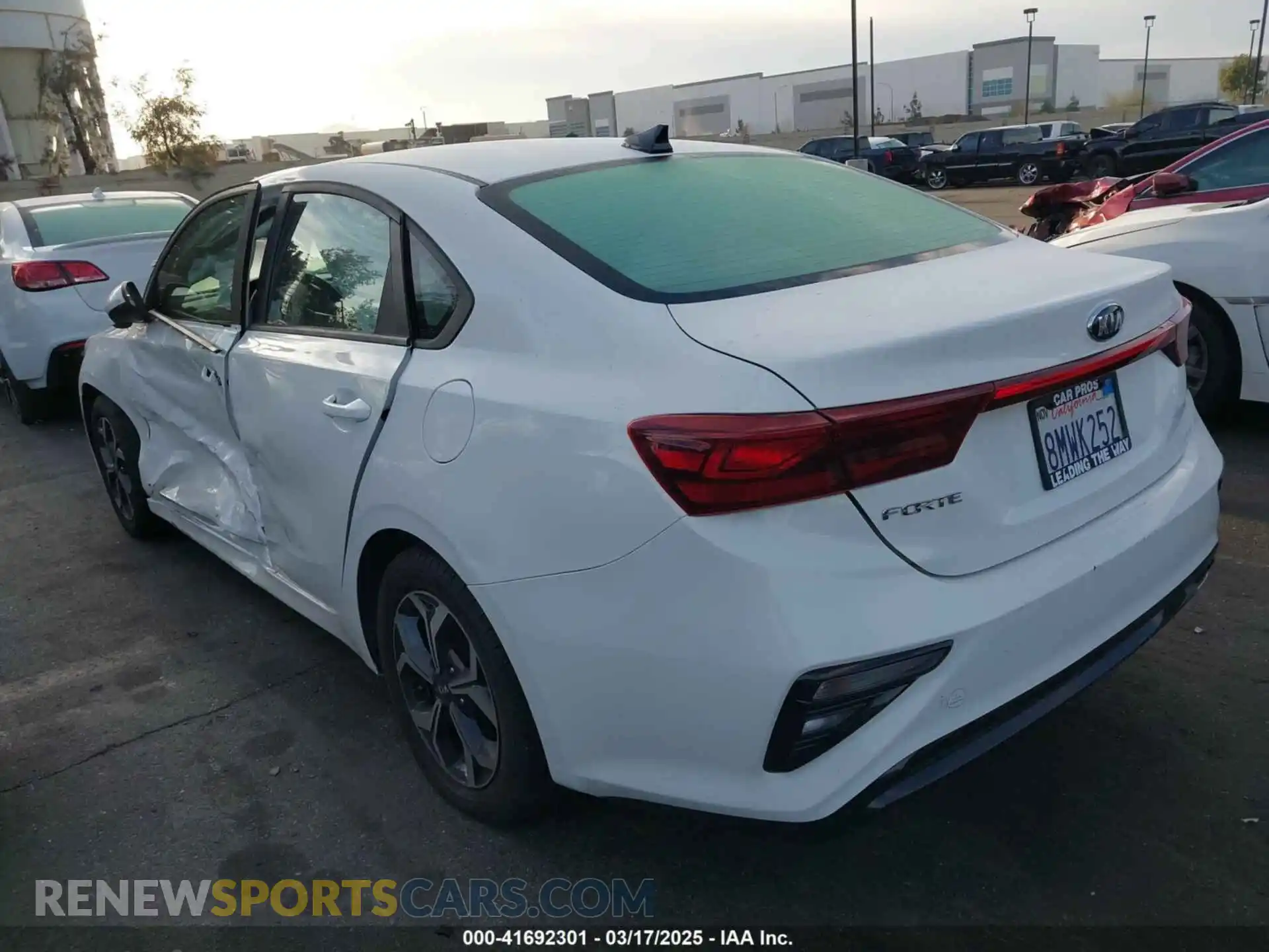 3 Photograph of a damaged car 3KPF24AD1LE170599 KIA FORTE 2020