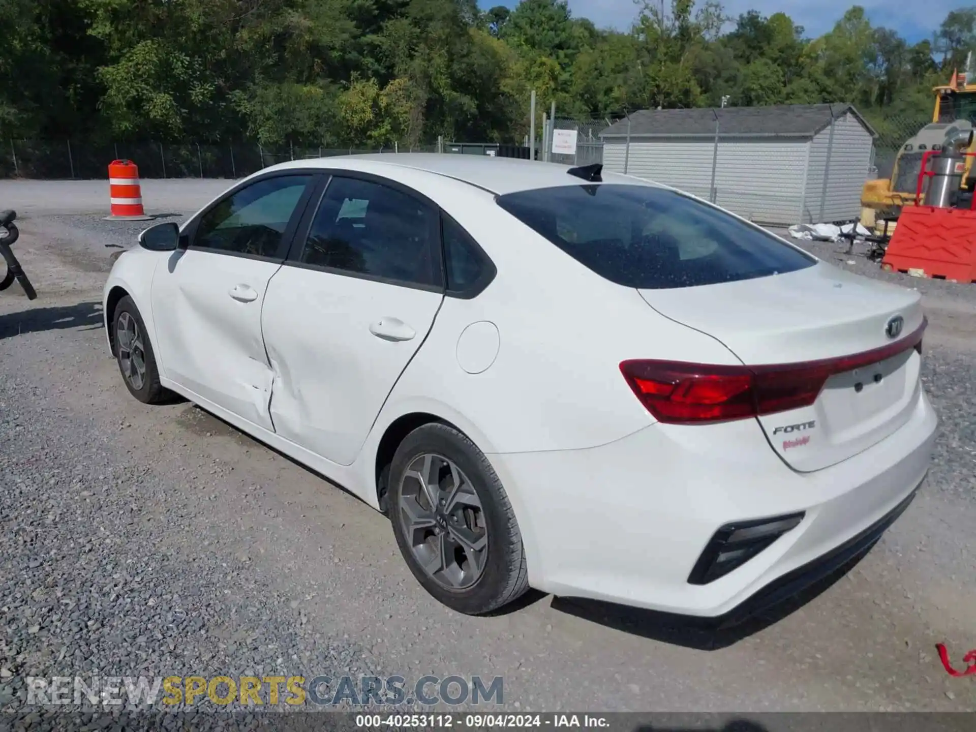 3 Photograph of a damaged car 3KPF24AD1LE186608 KIA FORTE 2020