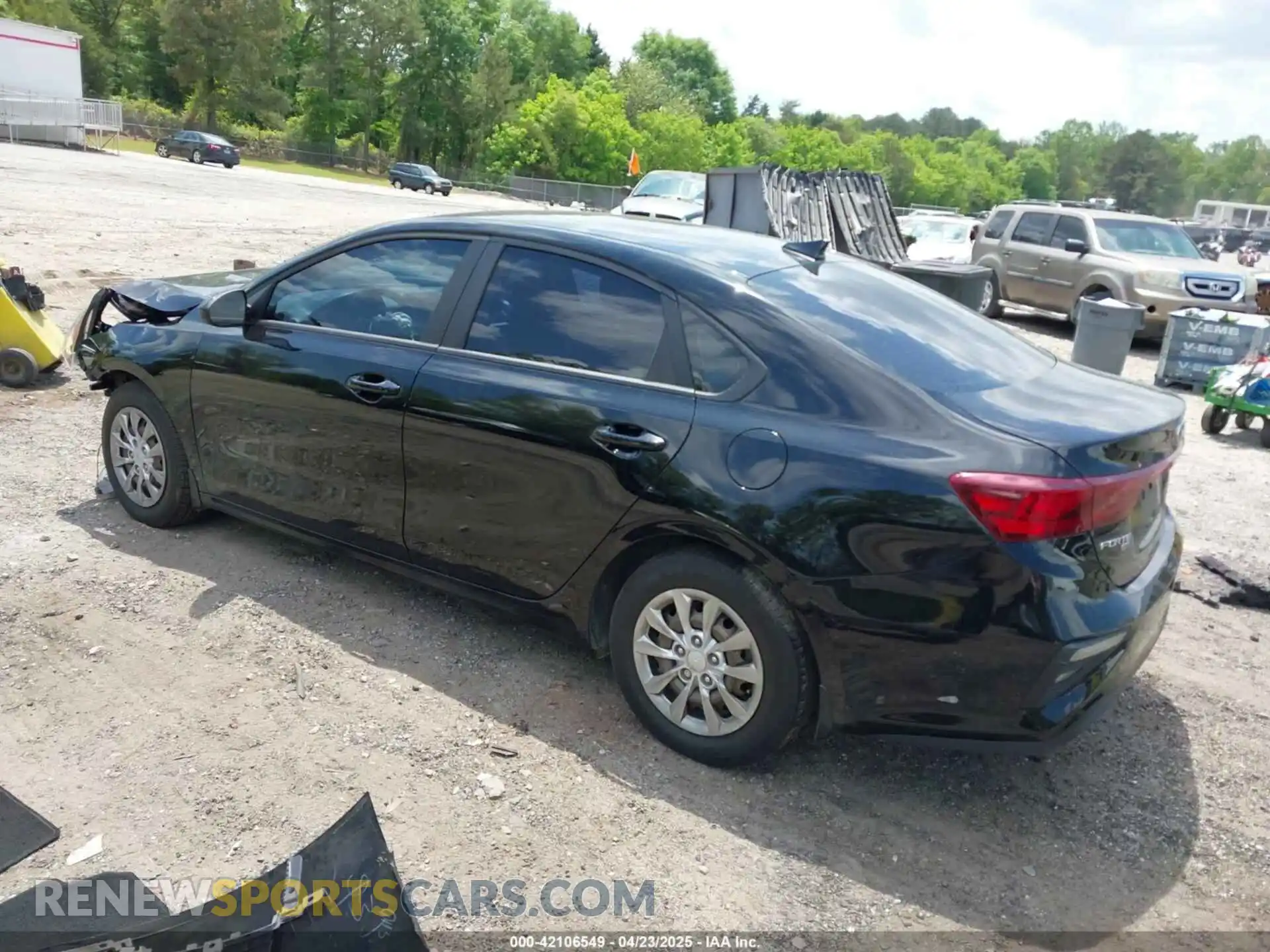 3 Photograph of a damaged car 3KPF24AD1LE257371 KIA FORTE 2020