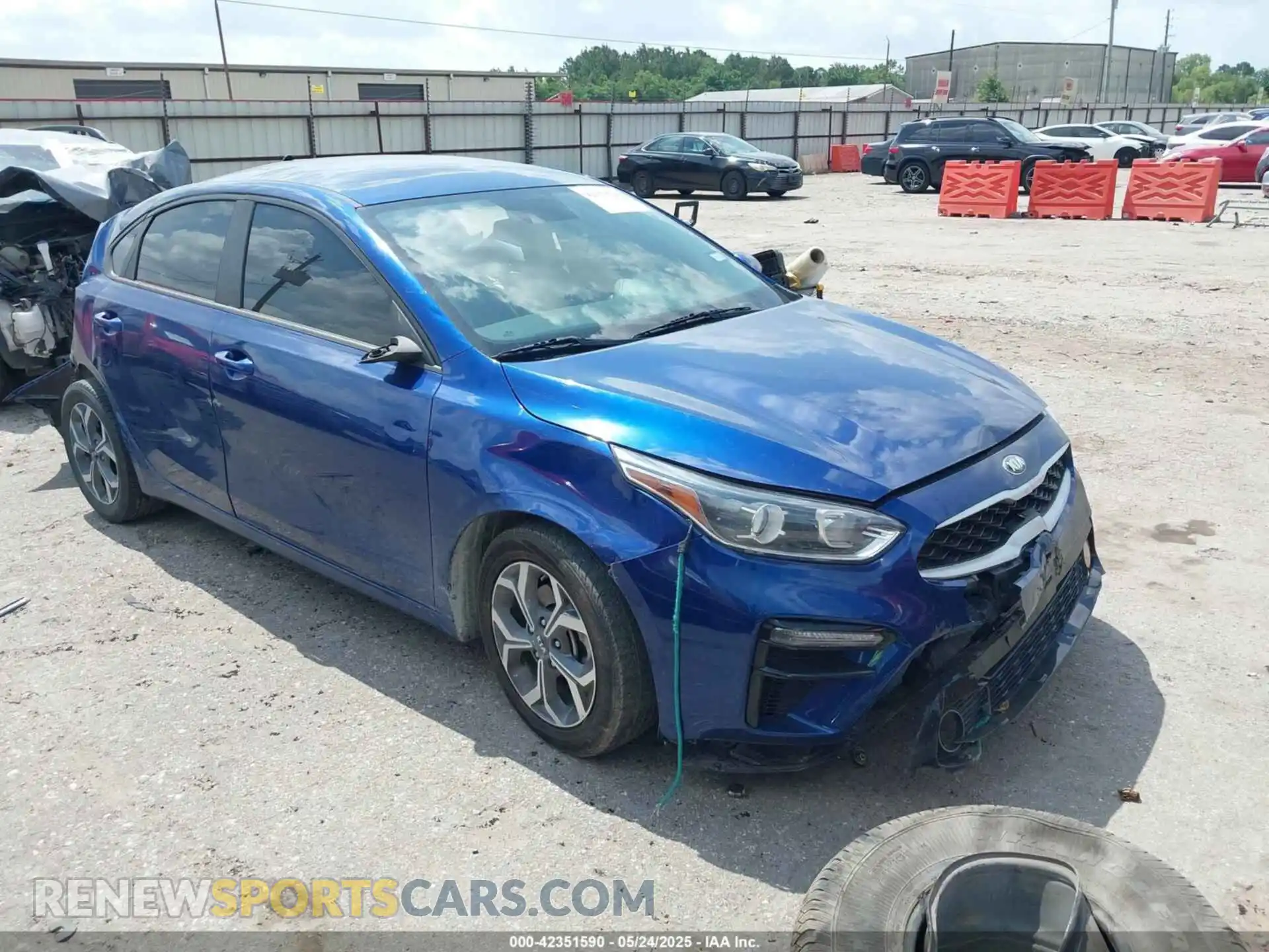 1 Photograph of a damaged car 3KPF24AD2LE156386 KIA FORTE 2020