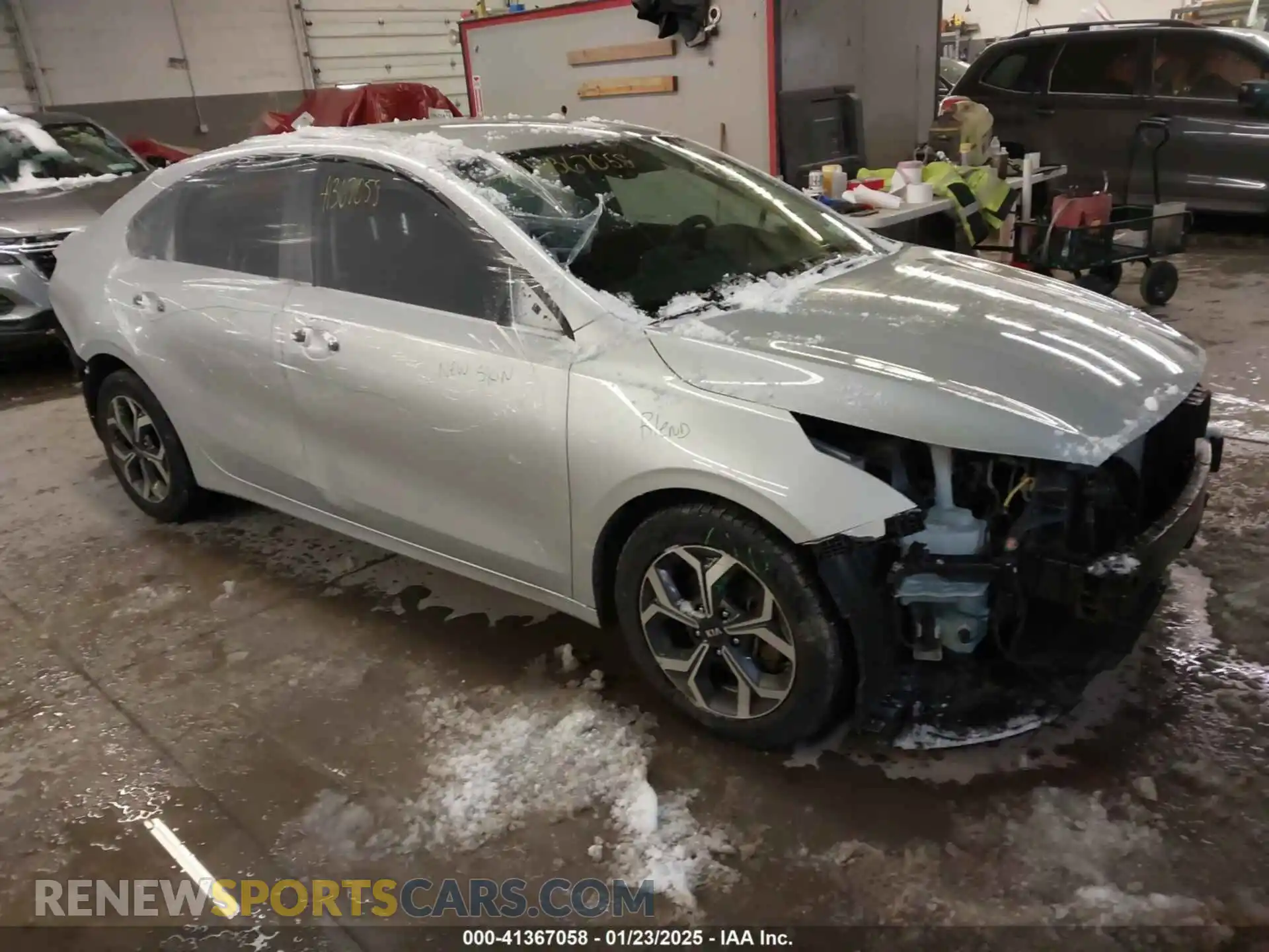 1 Photograph of a damaged car 3KPF24AD3LE184195 KIA FORTE 2020