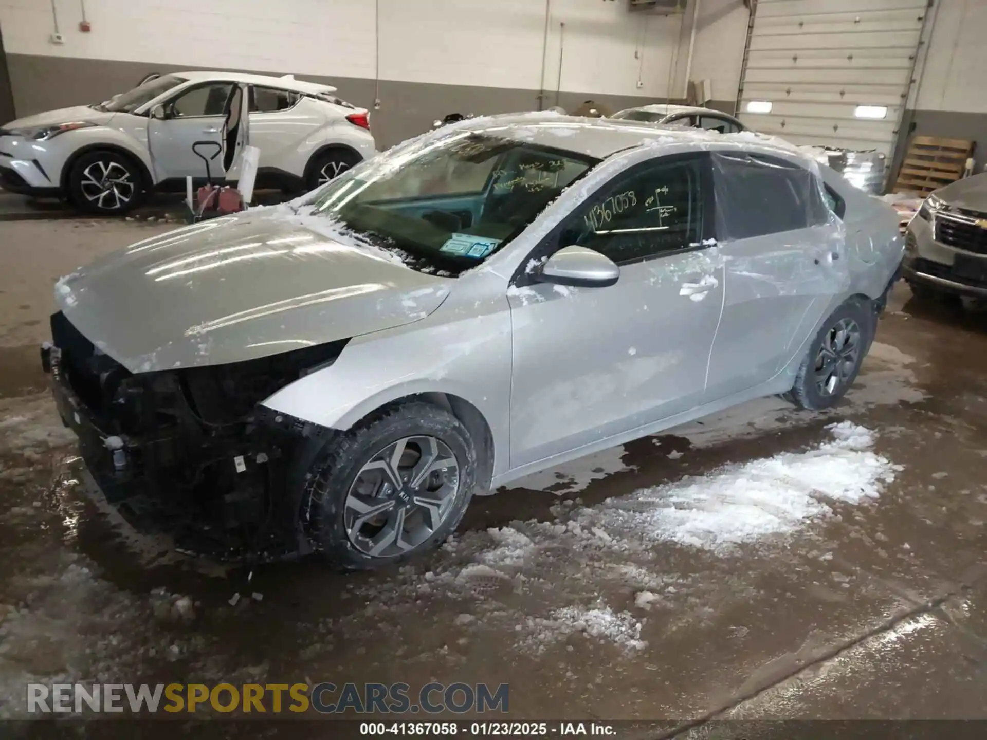 2 Photograph of a damaged car 3KPF24AD3LE184195 KIA FORTE 2020