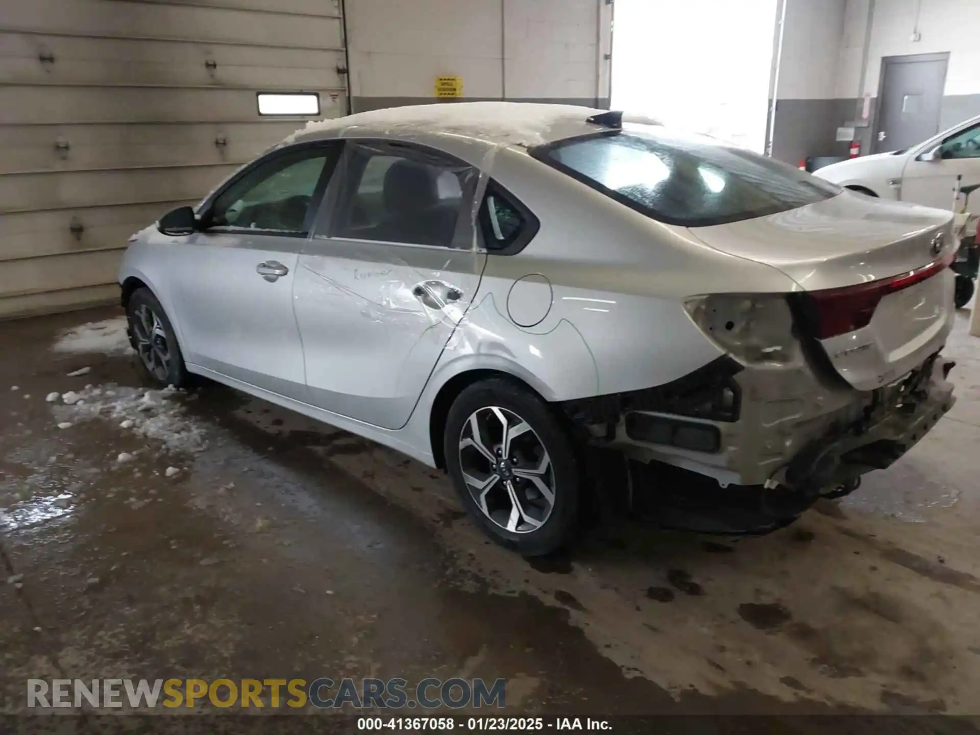 3 Photograph of a damaged car 3KPF24AD3LE184195 KIA FORTE 2020