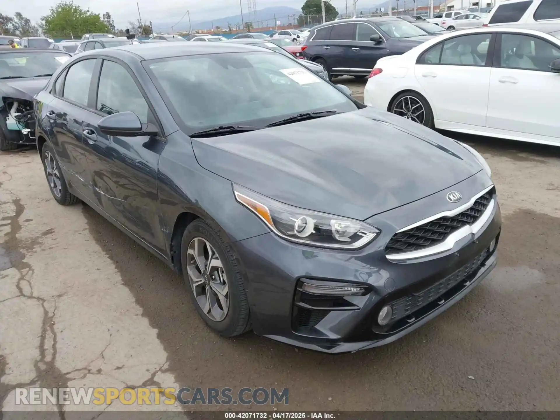 1 Photograph of a damaged car 3KPF24AD3LE202341 KIA FORTE 2020