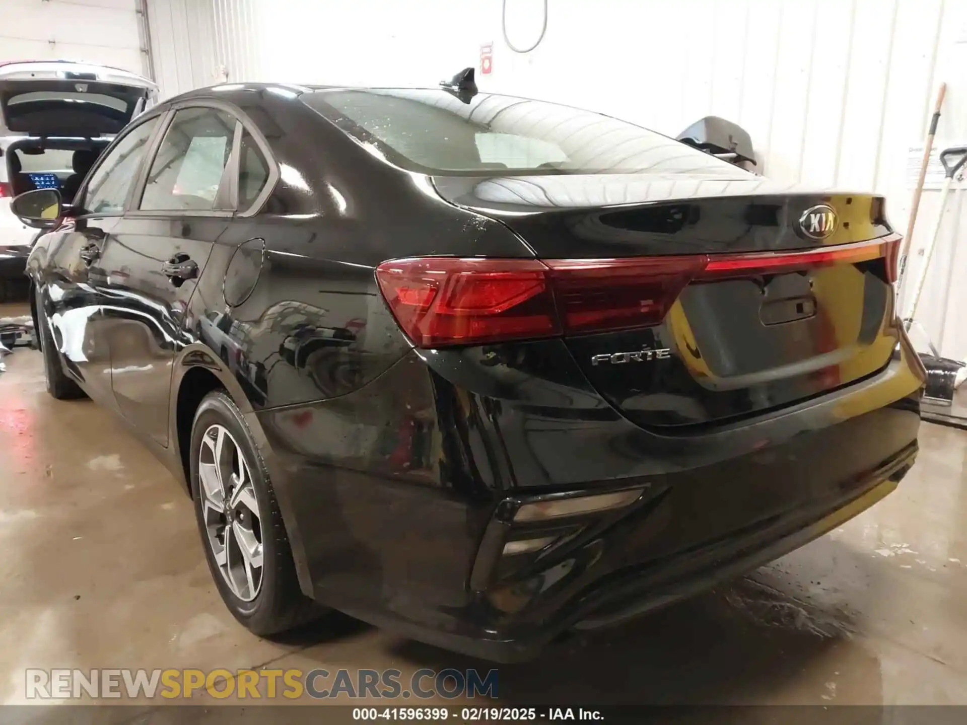 3 Photograph of a damaged car 3KPF24AD3LE234822 KIA FORTE 2020
