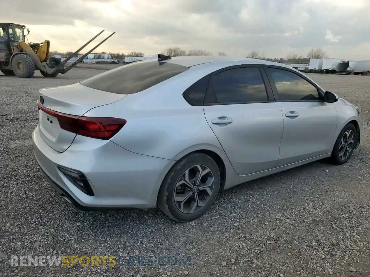 3 Photograph of a damaged car 3KPF24AD4LE155269 KIA FORTE 2020