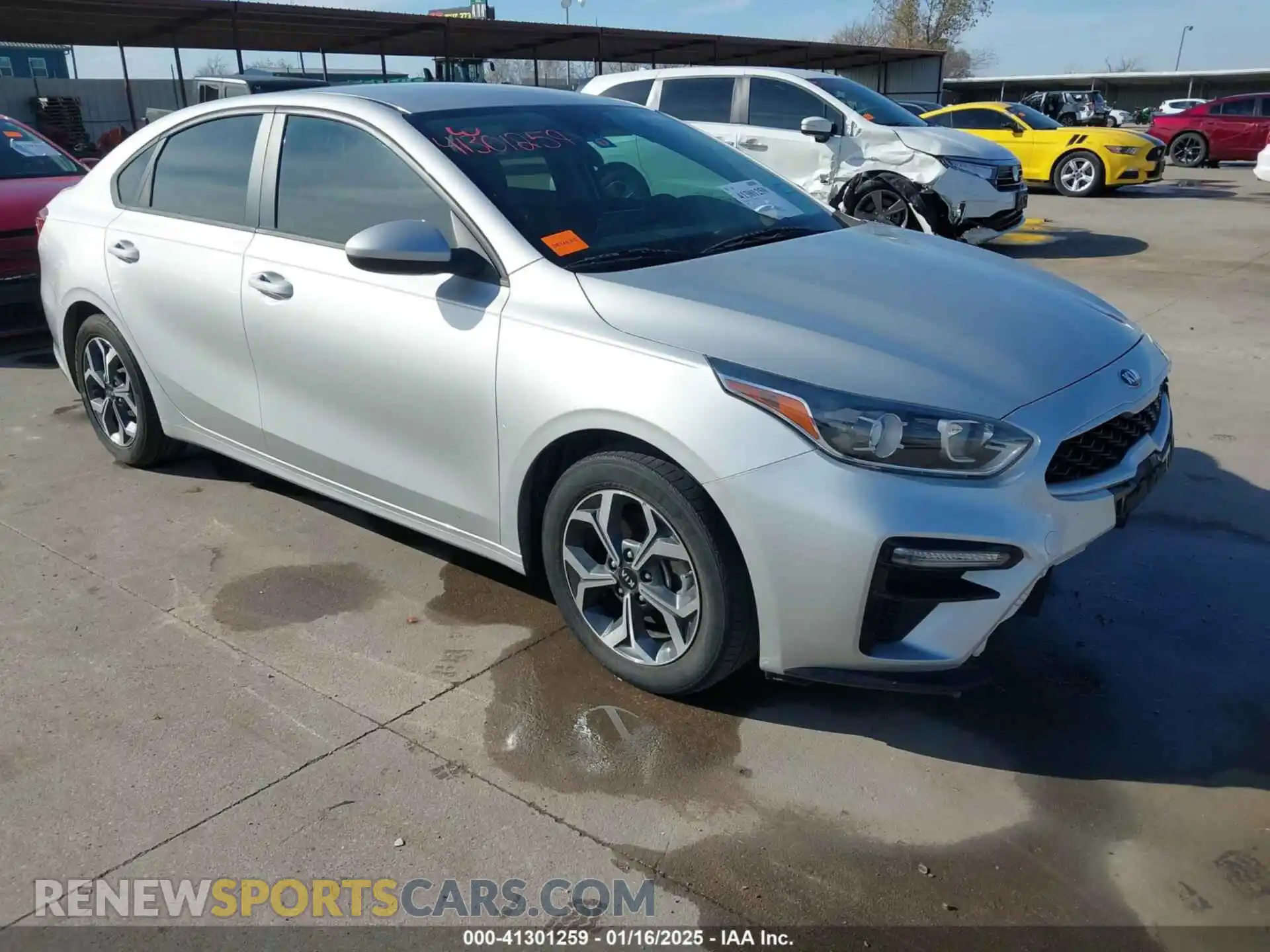 1 Photograph of a damaged car 3KPF24AD4LE176851 KIA FORTE 2020