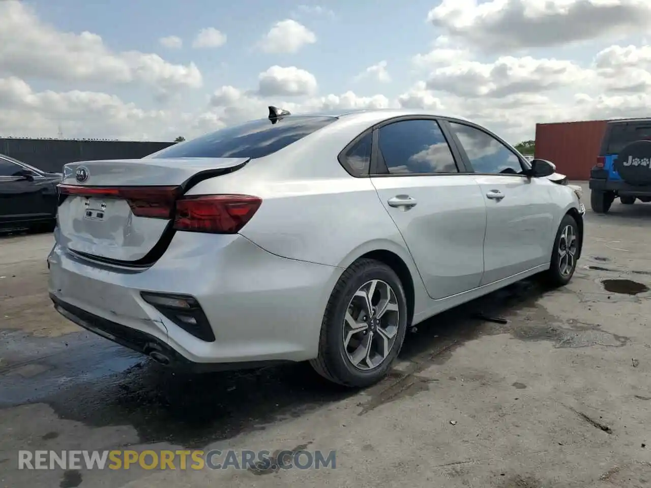 3 Фотография поврежденного автомобиля 3KPF24AD4LE221884 KIA FORTE 2020