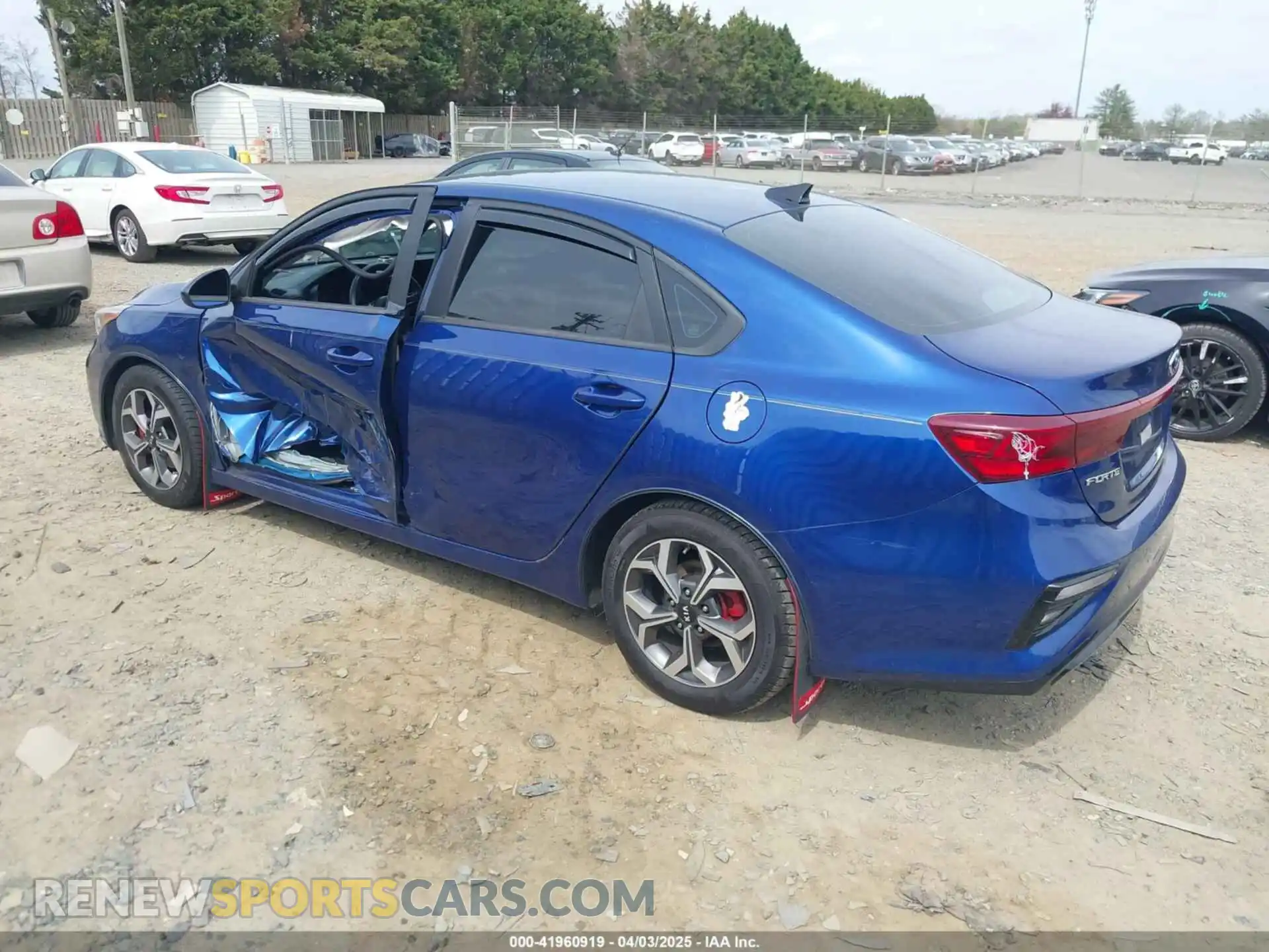 3 Photograph of a damaged car 3KPF24AD4LE245943 KIA FORTE 2020