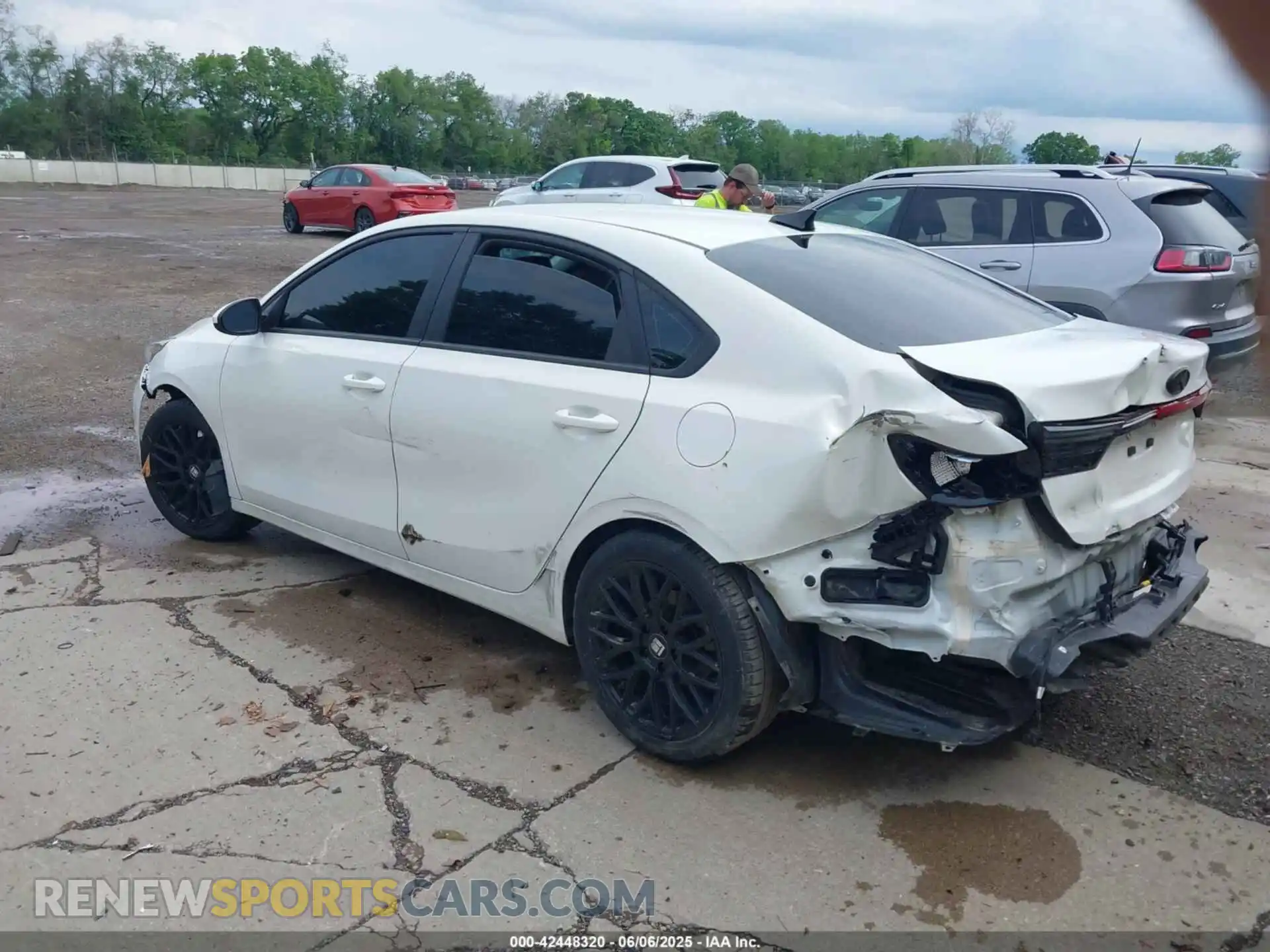 3 Photograph of a damaged car 3KPF24AD4LE260944 KIA FORTE 2020
