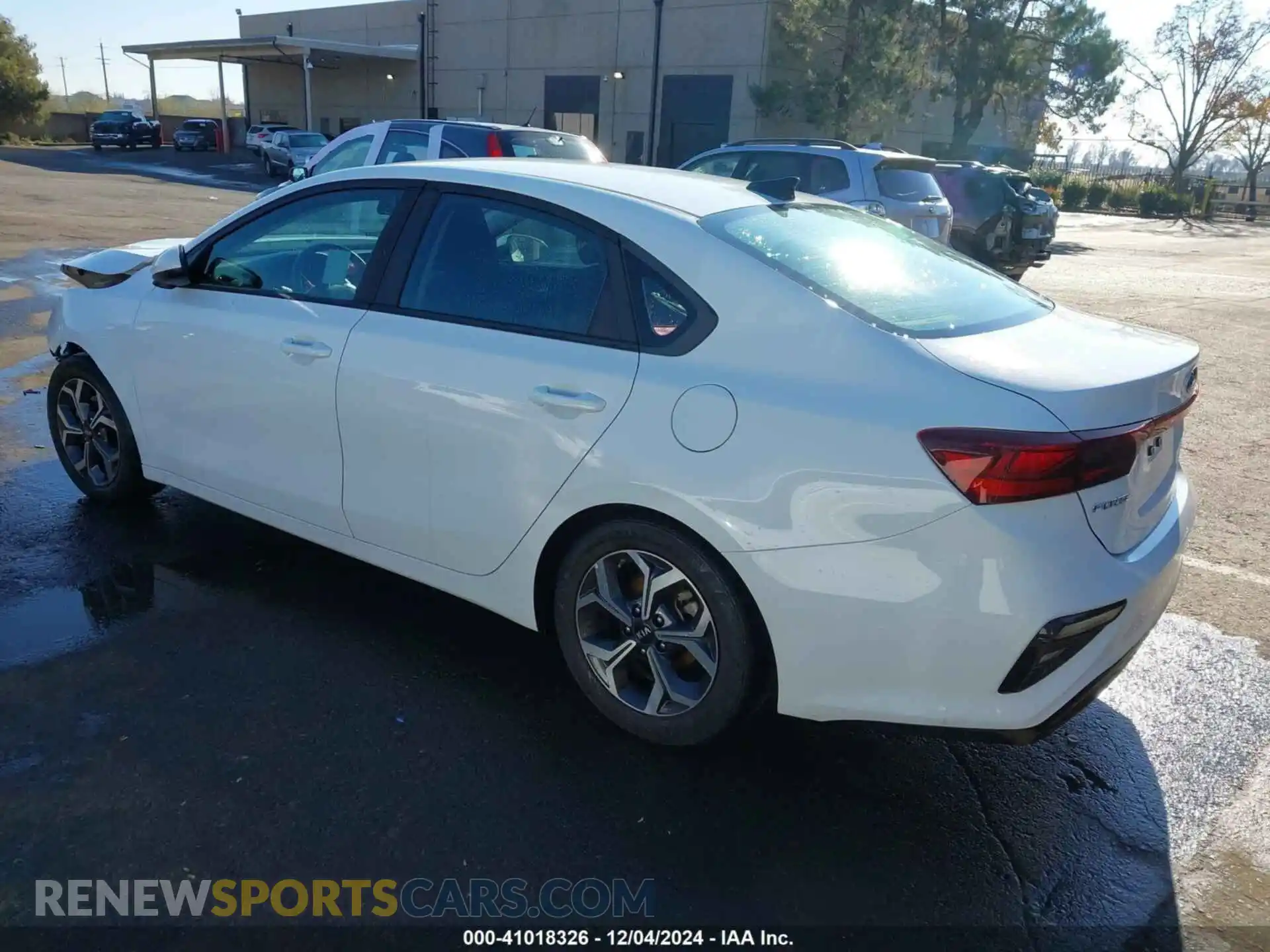 3 Photograph of a damaged car 3KPF24AD5LE204009 KIA FORTE 2020