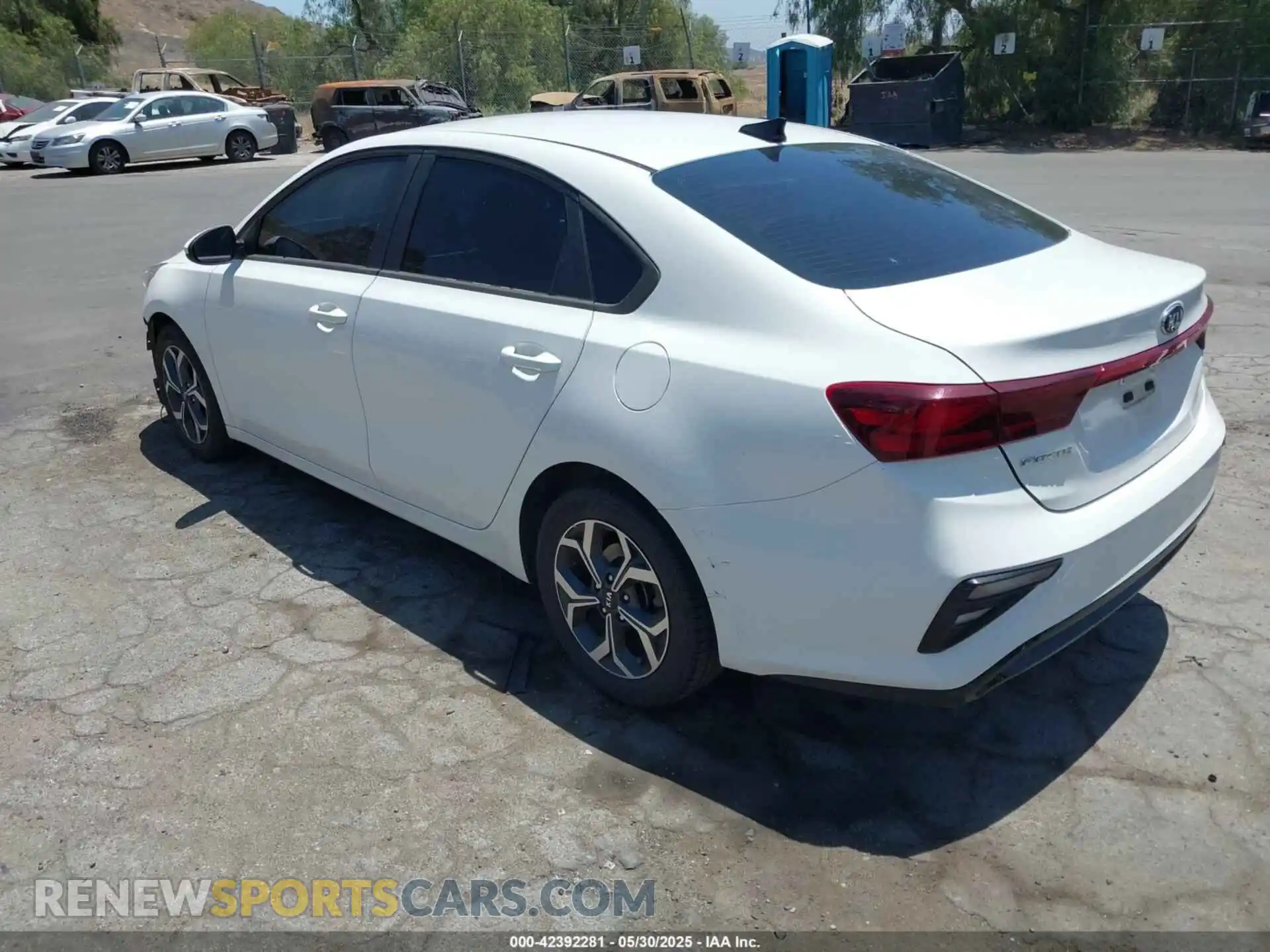 3 Photograph of a damaged car 3KPF24AD5LE239634 KIA FORTE 2020