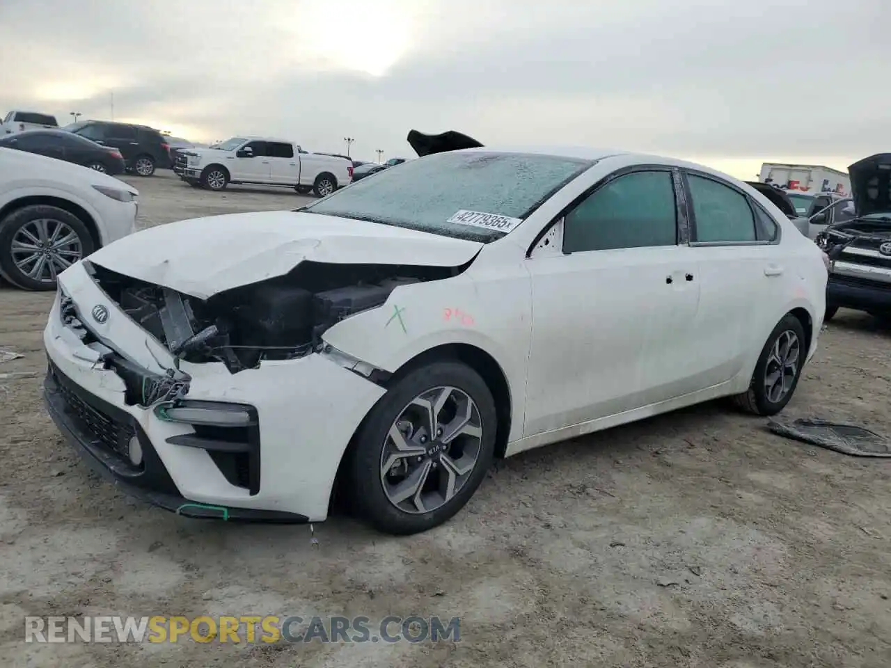 1 Photograph of a damaged car 3KPF24AD5LE261925 KIA FORTE 2020