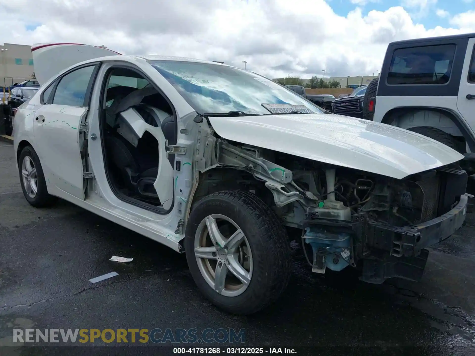 1 Photograph of a damaged car 3KPF24AD6LE225516 KIA FORTE 2020