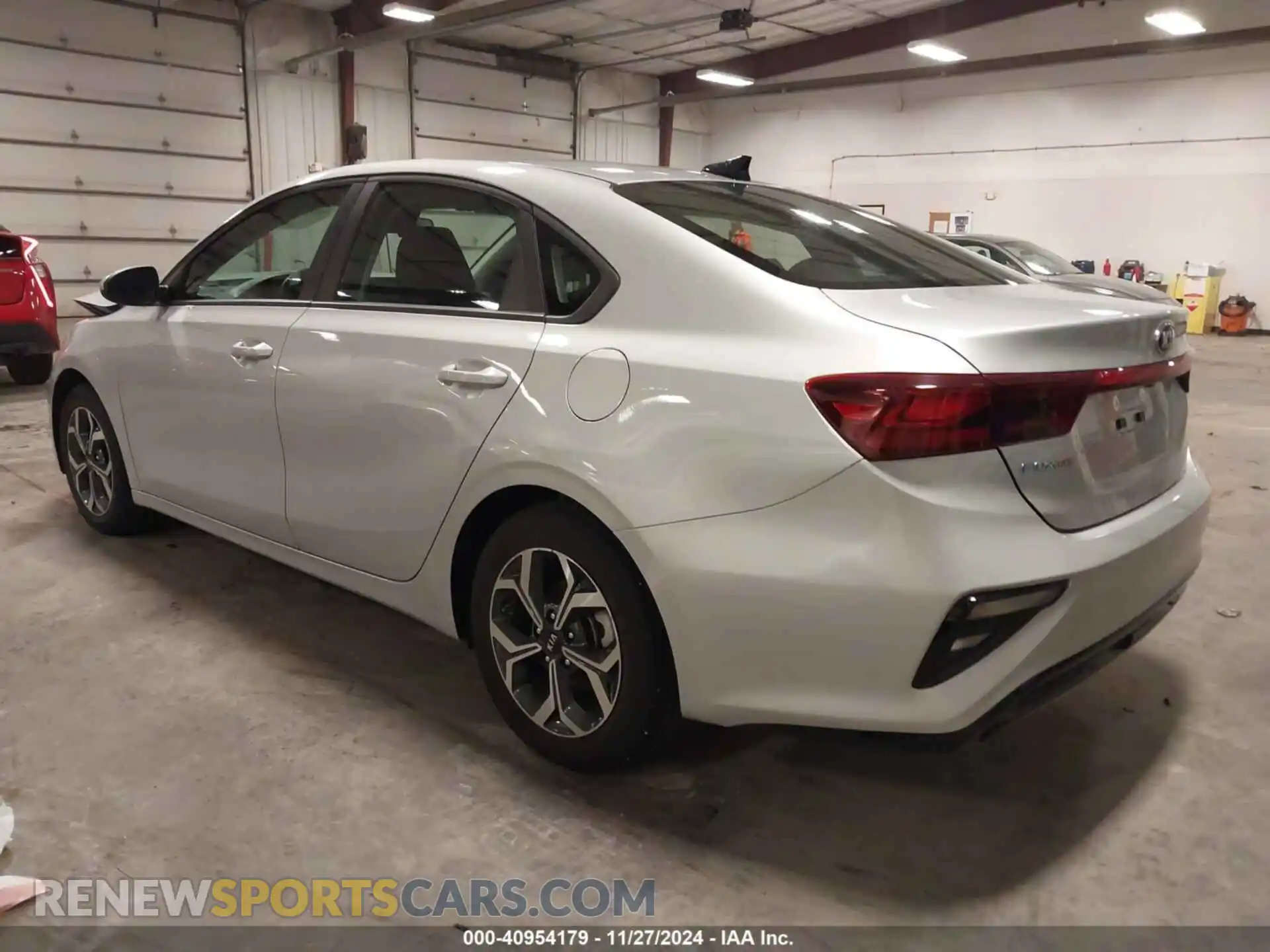 3 Photograph of a damaged car 3KPF24AD6LE235754 KIA FORTE 2020