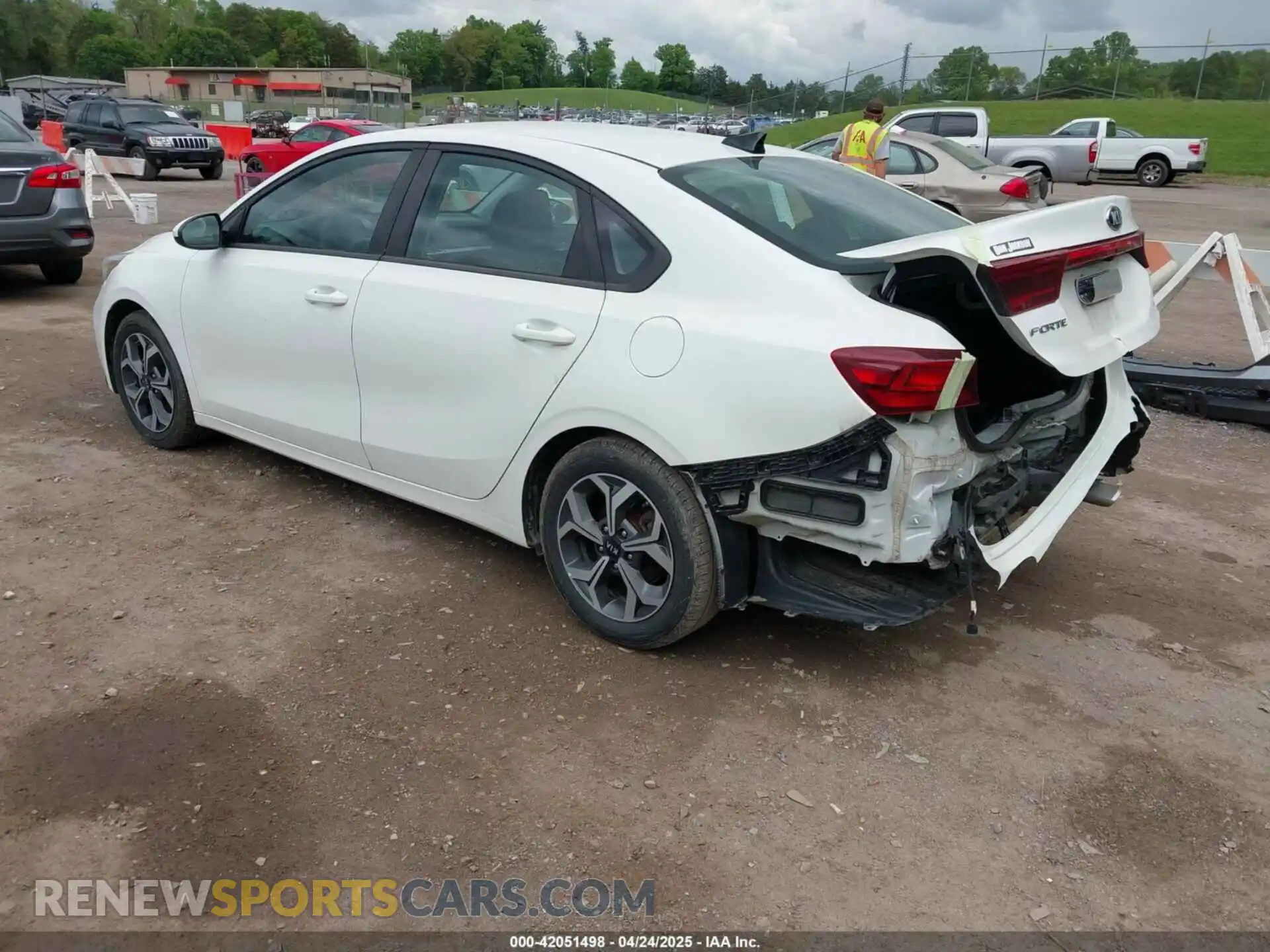 3 Photograph of a damaged car 3KPF24AD7LE142998 KIA FORTE 2020