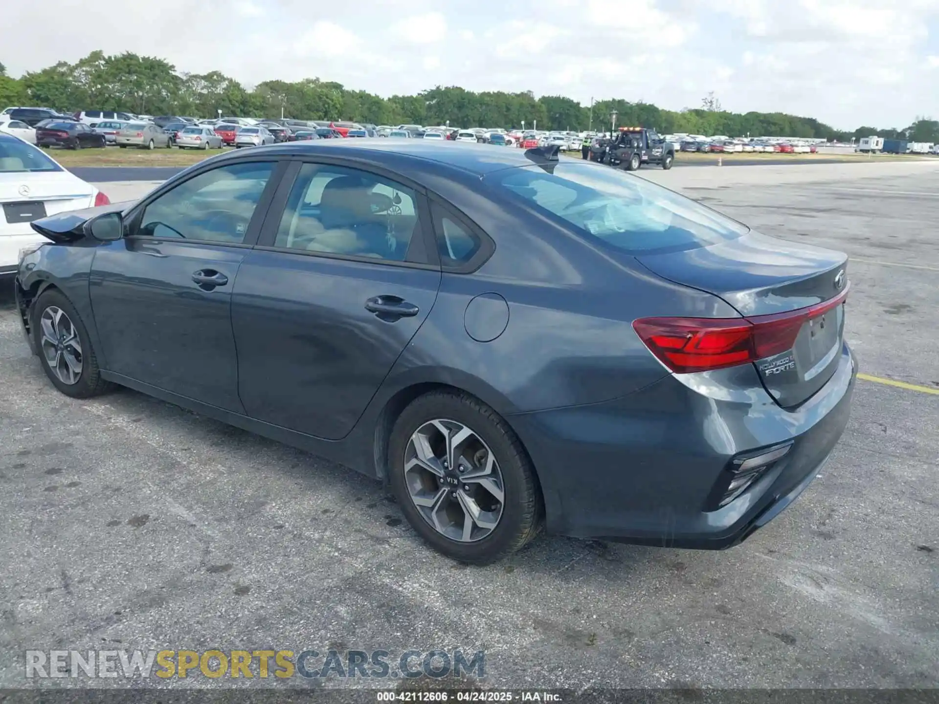 3 Photograph of a damaged car 3KPF24AD7LE164841 KIA FORTE 2020