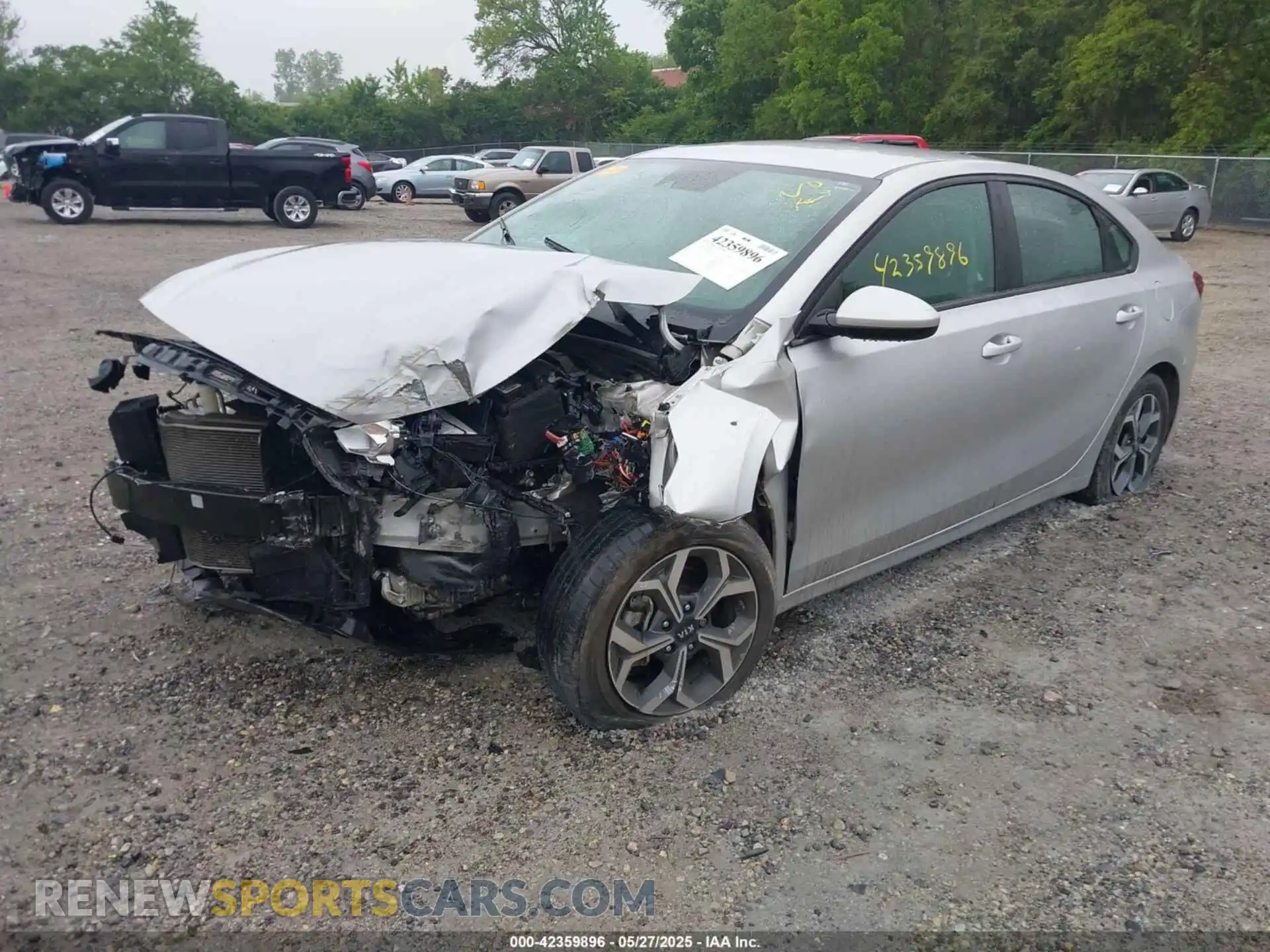 2 Photograph of a damaged car 3KPF24AD7LE198505 KIA FORTE 2020