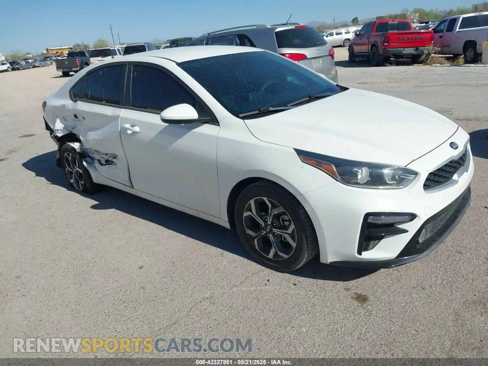 1 Photograph of a damaged car 3KPF24AD7LE217229 KIA FORTE 2020