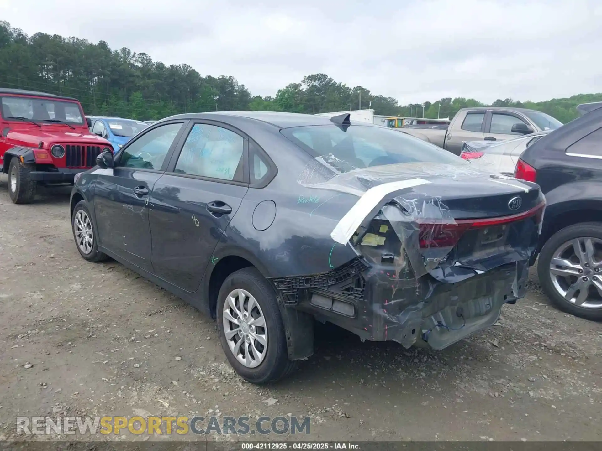 3 Photograph of a damaged car 3KPF24AD7LE236038 KIA FORTE 2020