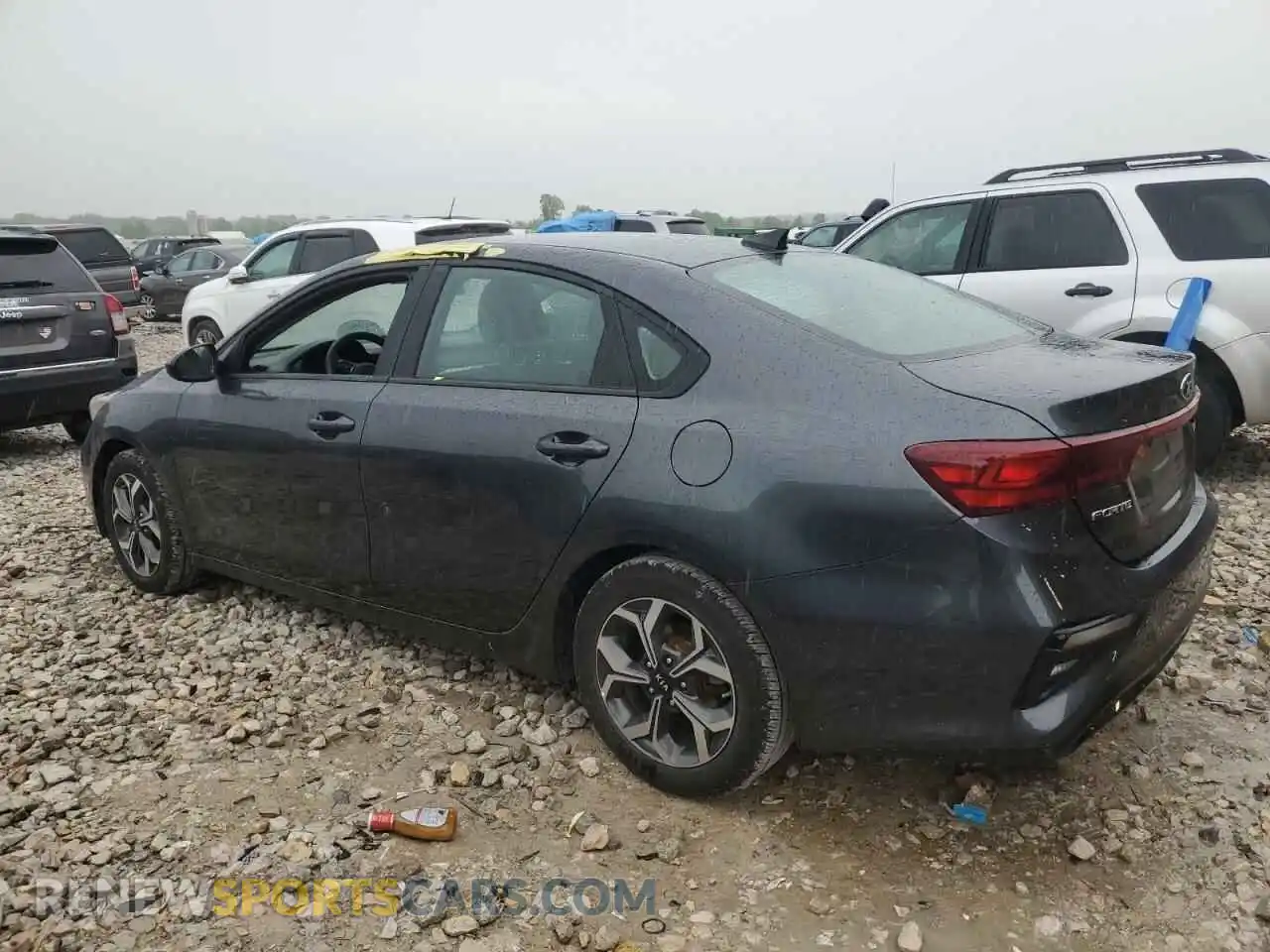 2 fotografías del automóvil dañado 3KPF24AD8LE175282 KIA FORTE 2020