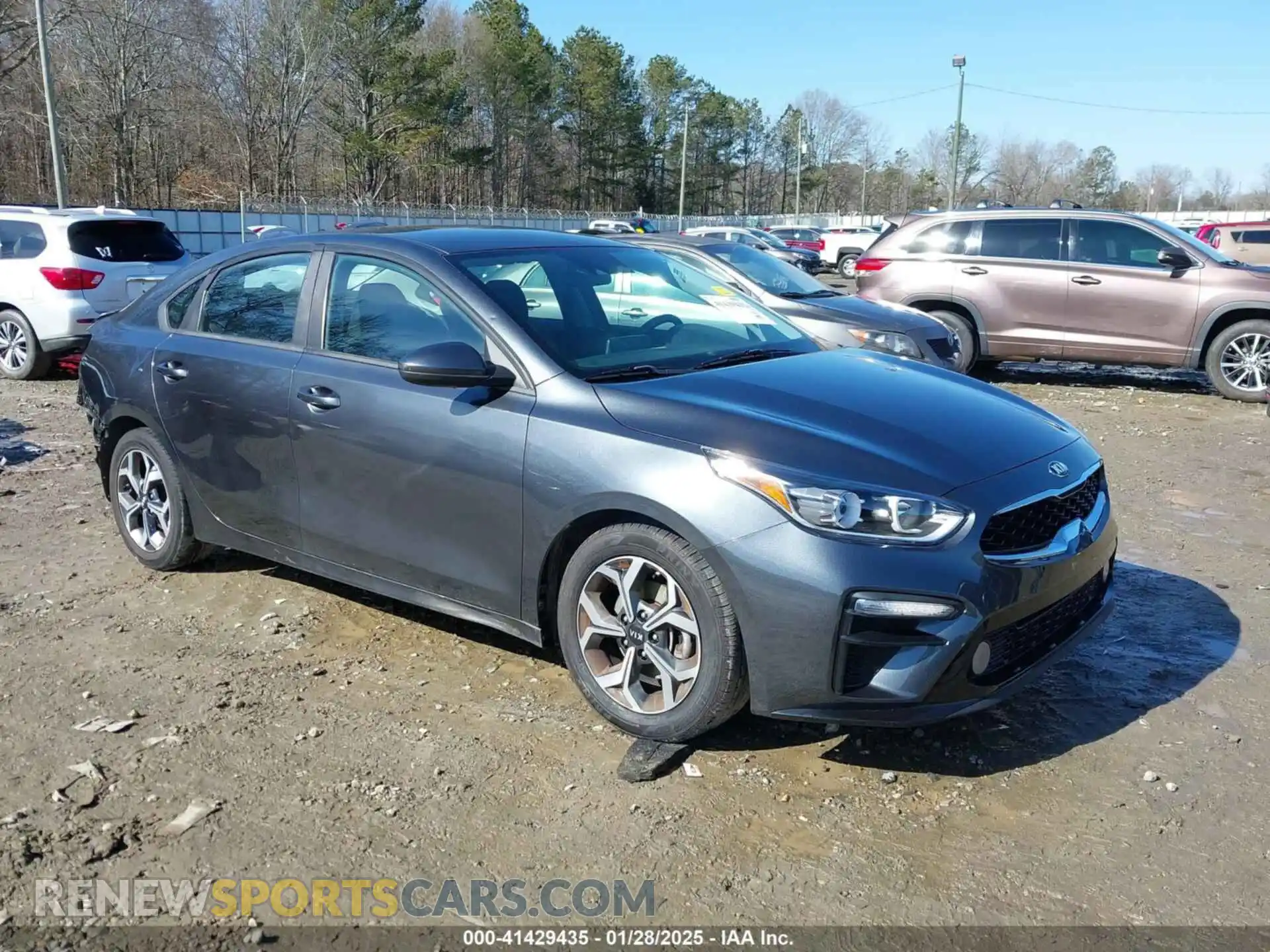 1 Photograph of a damaged car 3KPF24AD9LE142503 KIA FORTE 2020