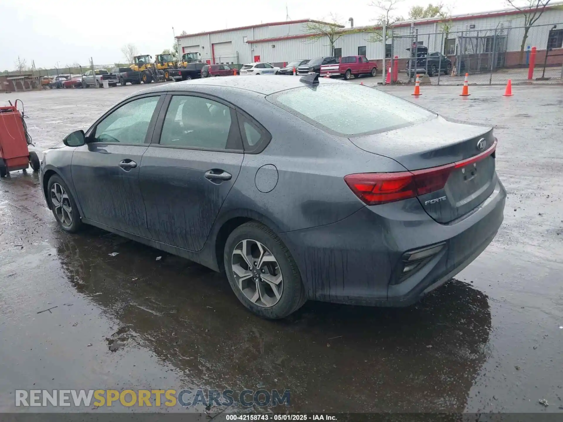 3 fotografías del automóvil dañado 3KPF24AD9LE187814 KIA FORTE 2020