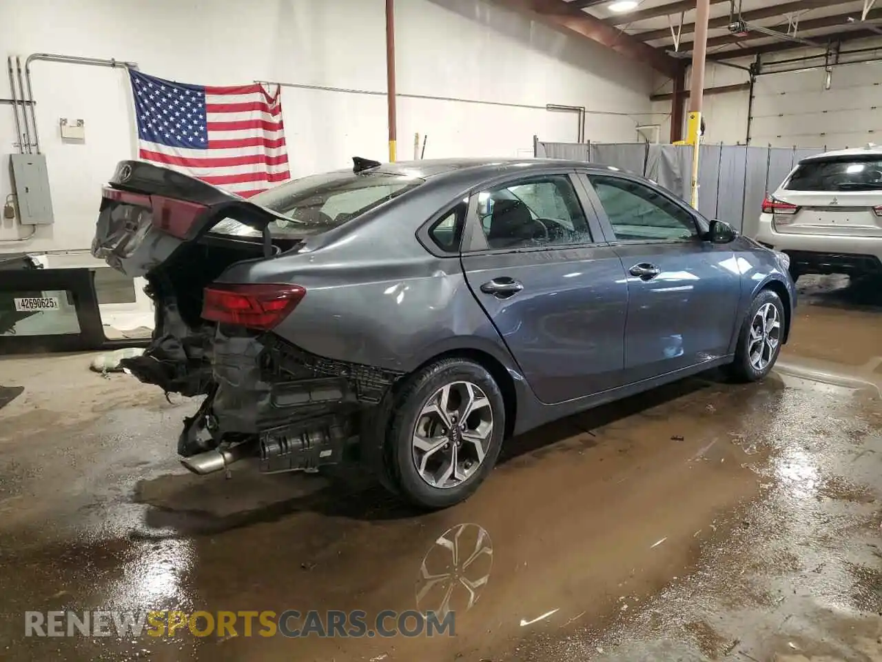 3 Photograph of a damaged car 3KPF24AD9LE189868 KIA FORTE 2020