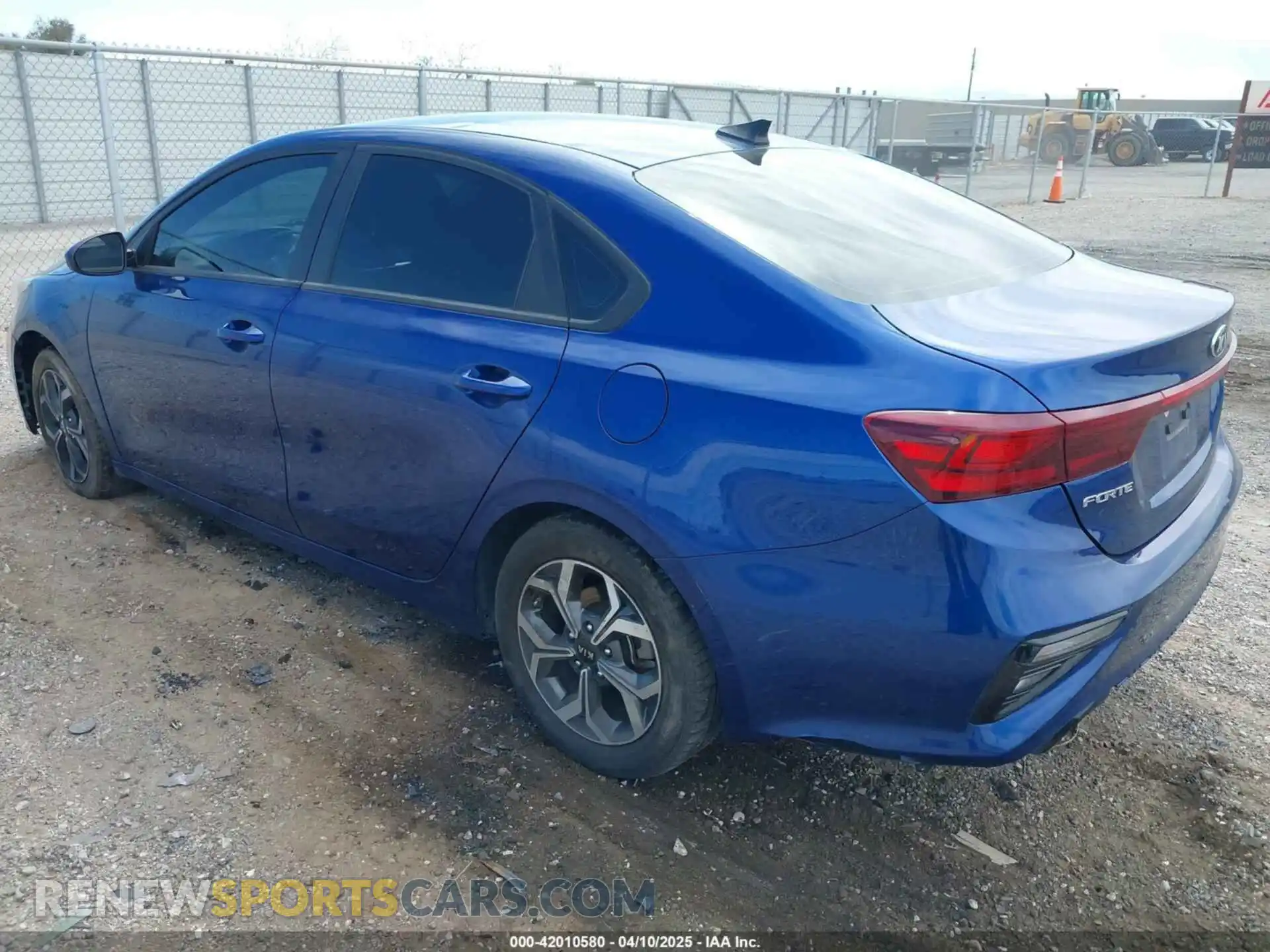 3 Photograph of a damaged car 3KPF24AD9LE204823 KIA FORTE 2020