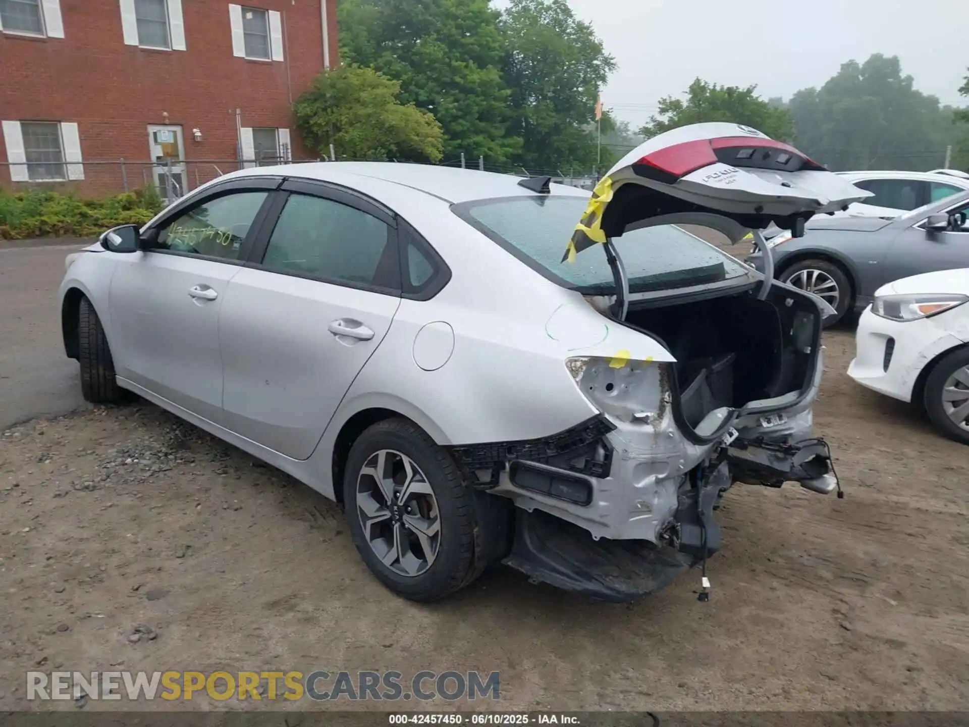 3 Photograph of a damaged car 3KPF24AD9LE222559 KIA FORTE 2020