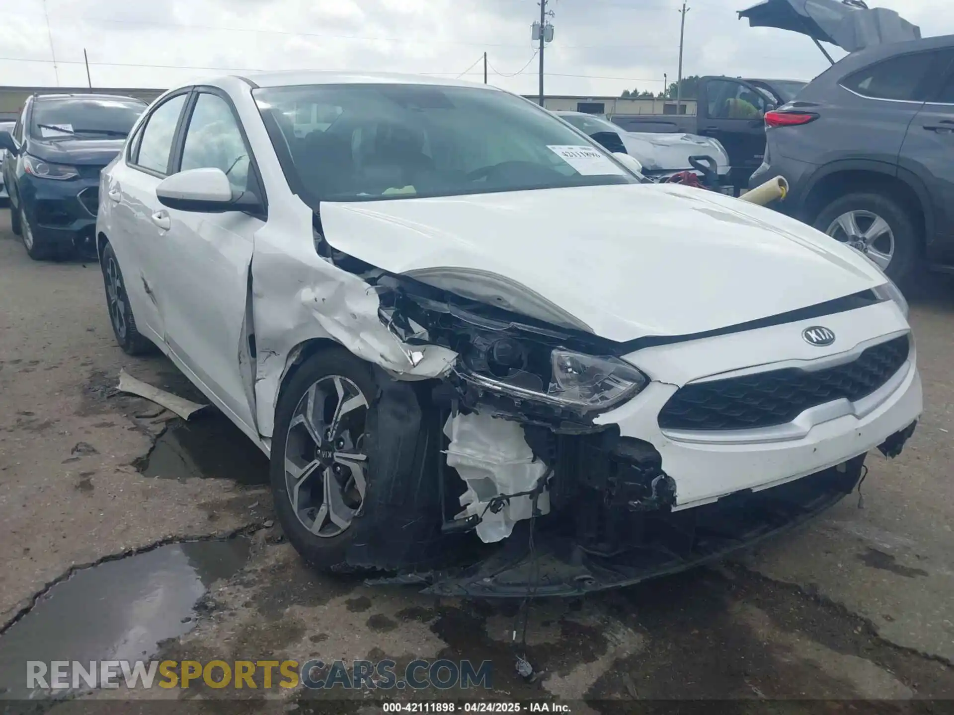 1 Photograph of a damaged car 3KPF24AD9LE224067 KIA FORTE 2020