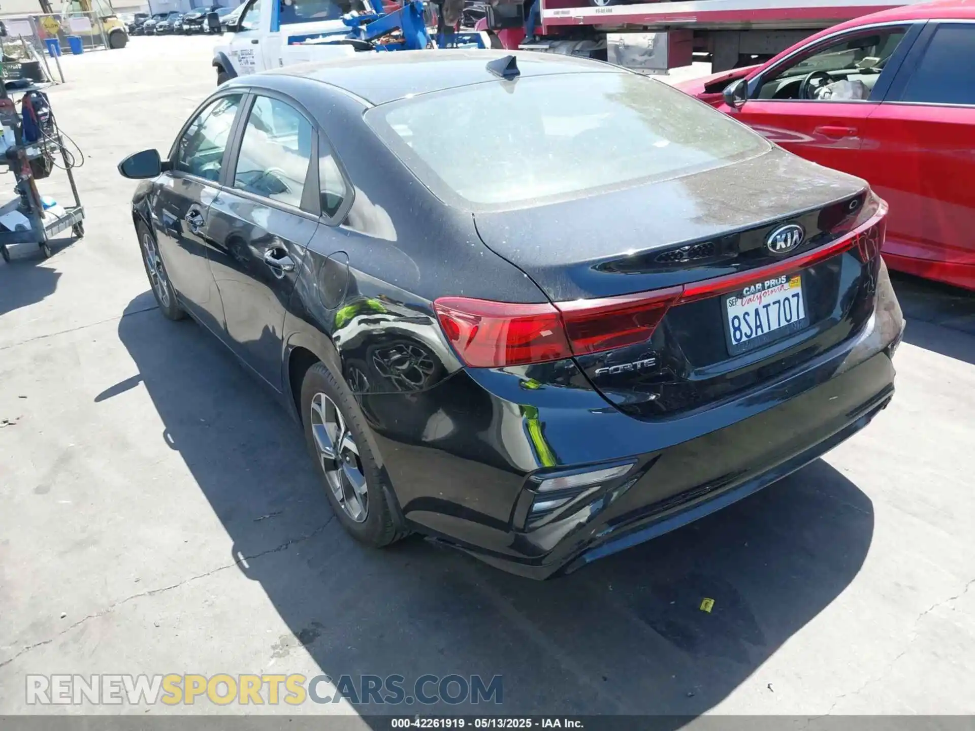 3 Photograph of a damaged car 3KPF24AD9LE250832 KIA FORTE 2020