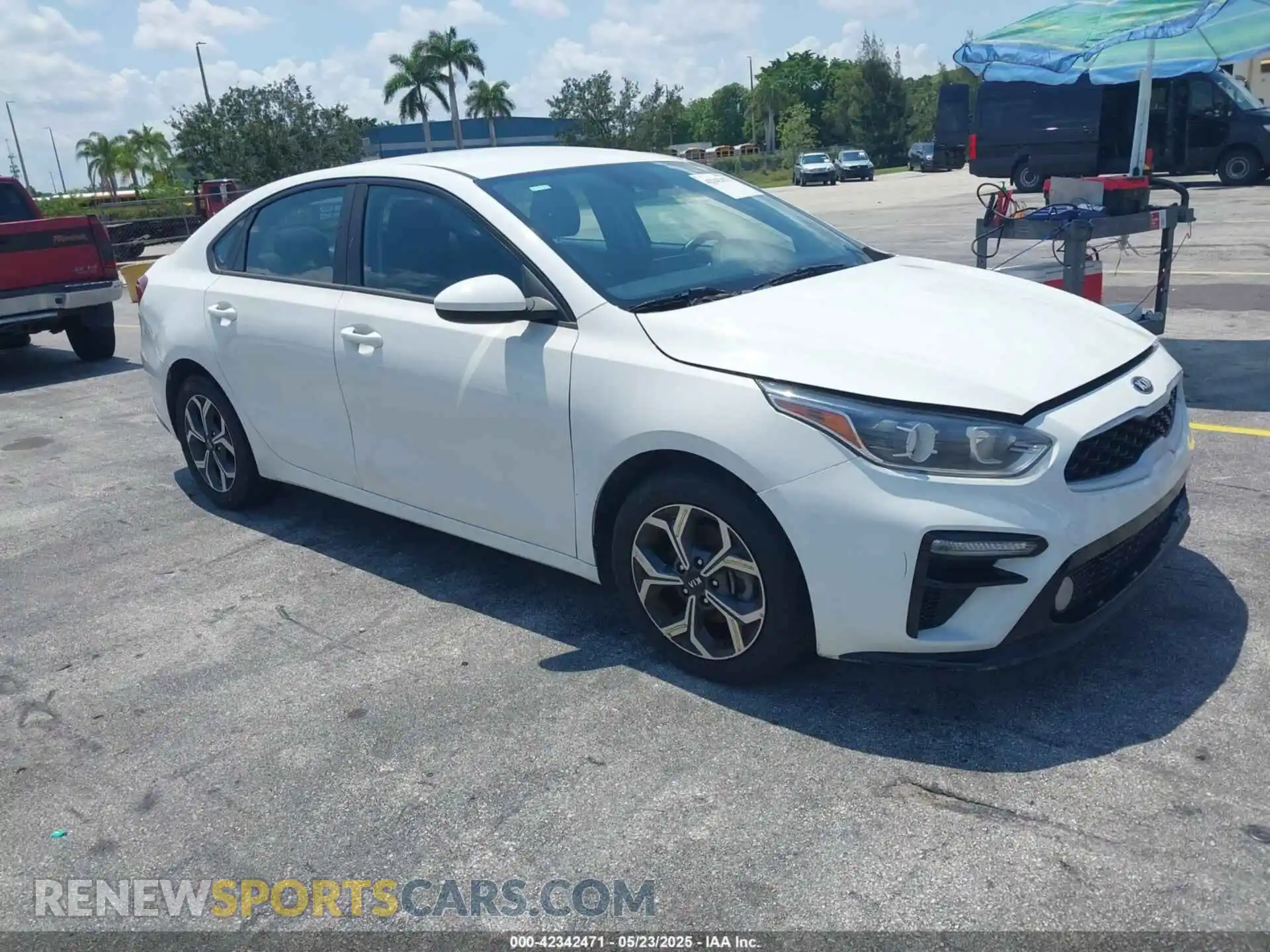 1 Photograph of a damaged car 3KPF24ADXLE199230 KIA FORTE 2020