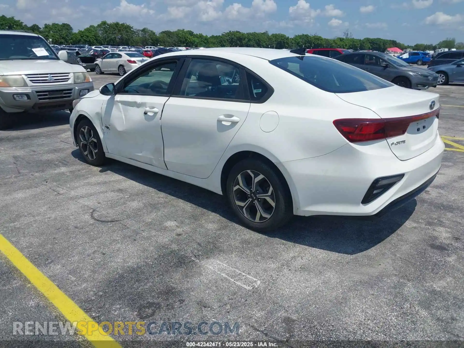 3 Photograph of a damaged car 3KPF24ADXLE199230 KIA FORTE 2020