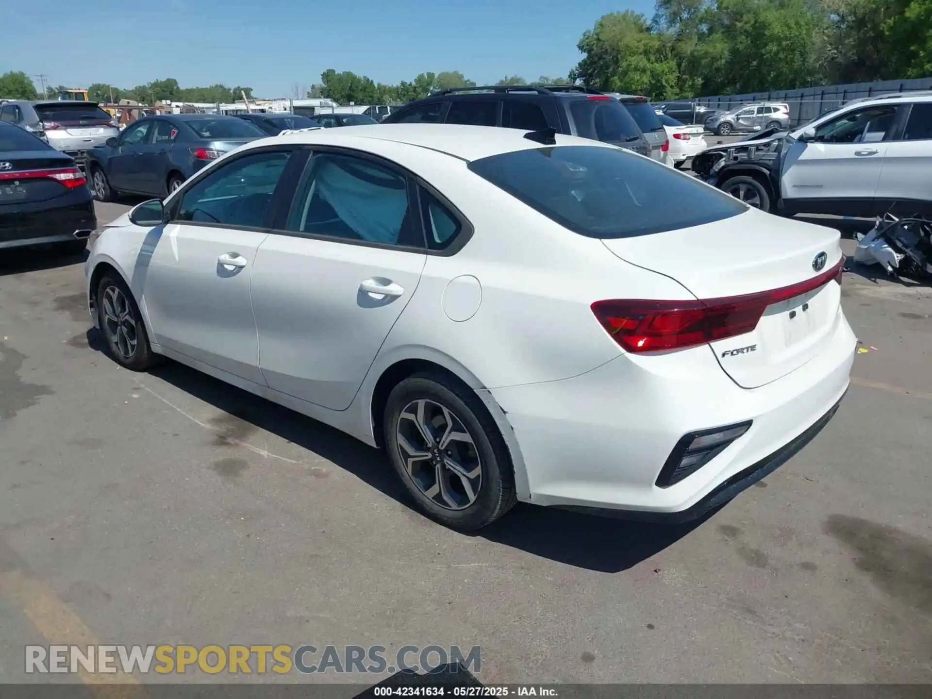 3 Photograph of a damaged car 3KPF24ADXLE245719 KIA FORTE 2020