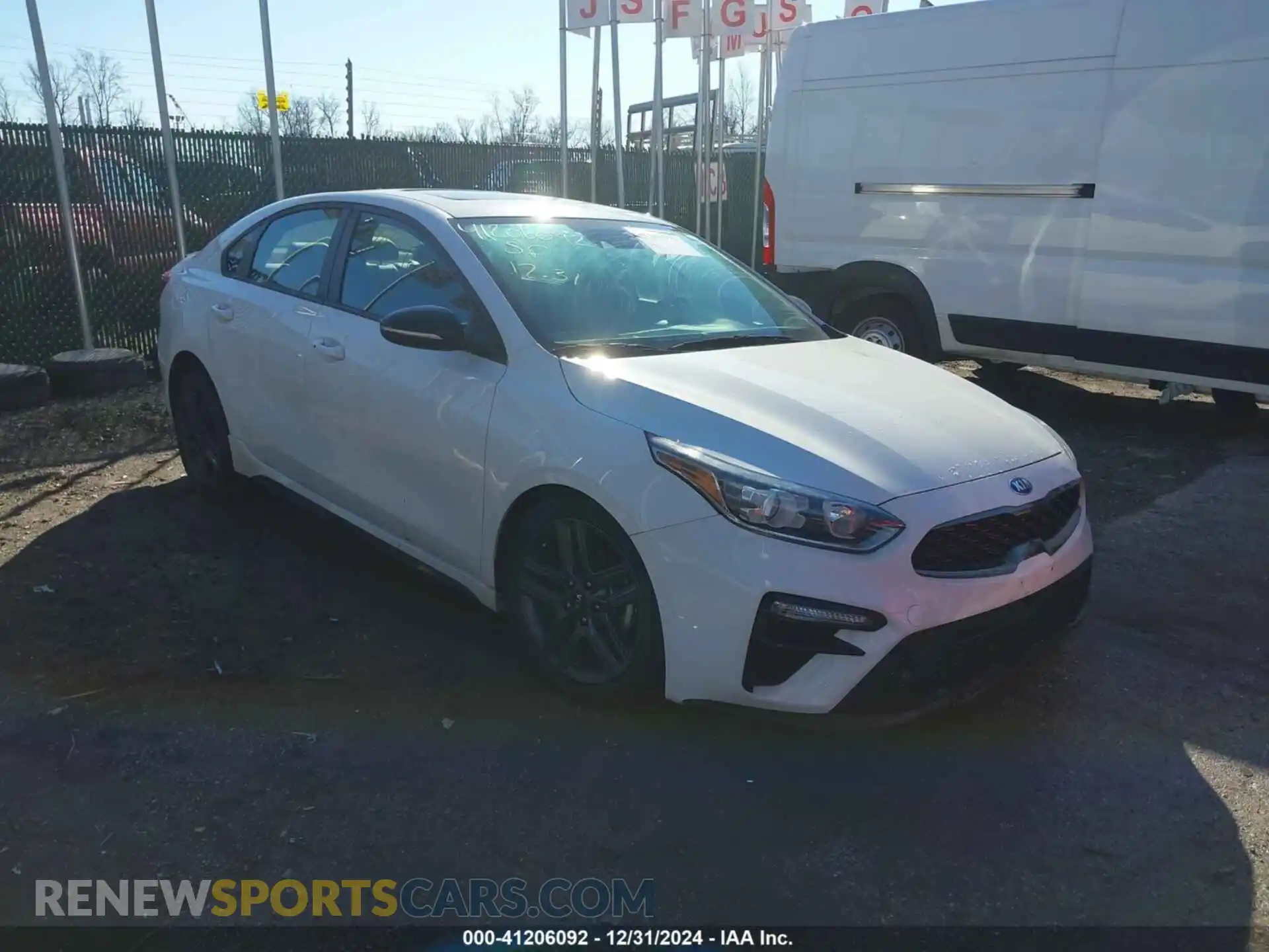 1 Photograph of a damaged car 3KPF34AD0LE152043 KIA FORTE 2020