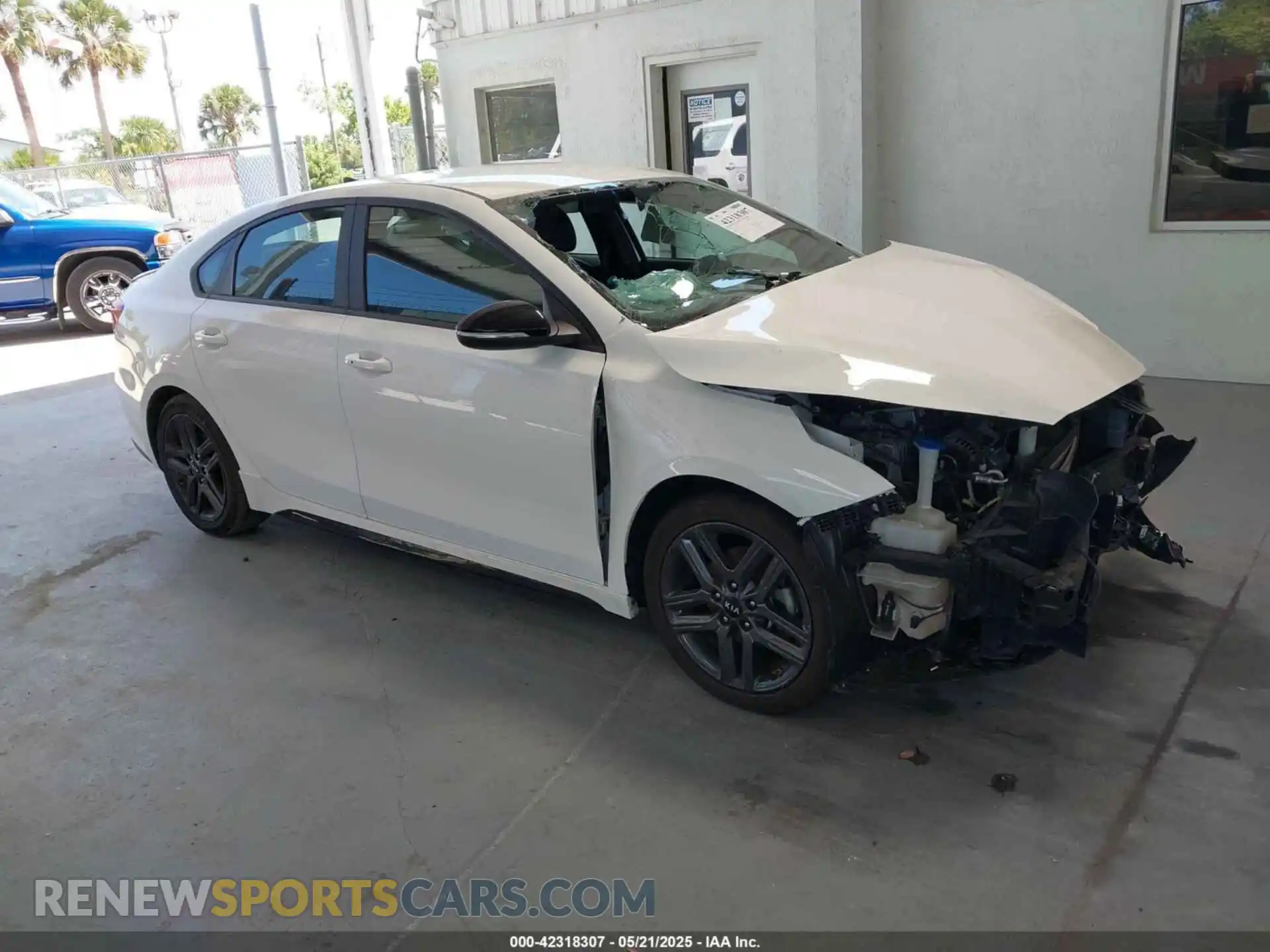 1 Photograph of a damaged car 3KPF34AD3LE213966 KIA FORTE 2020
