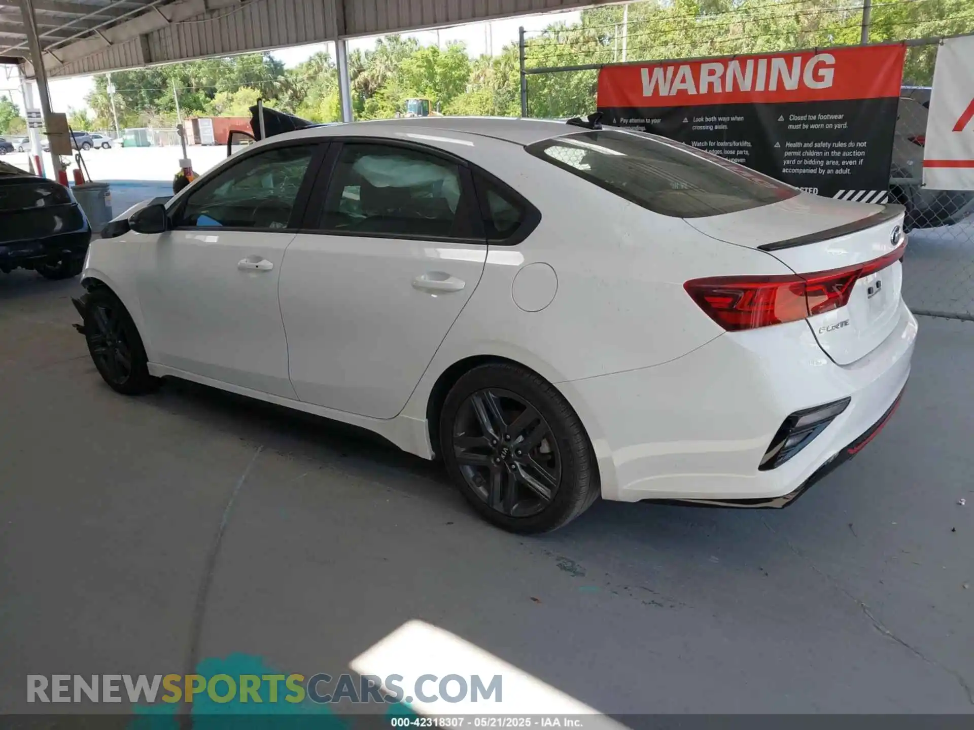 3 Photograph of a damaged car 3KPF34AD3LE213966 KIA FORTE 2020