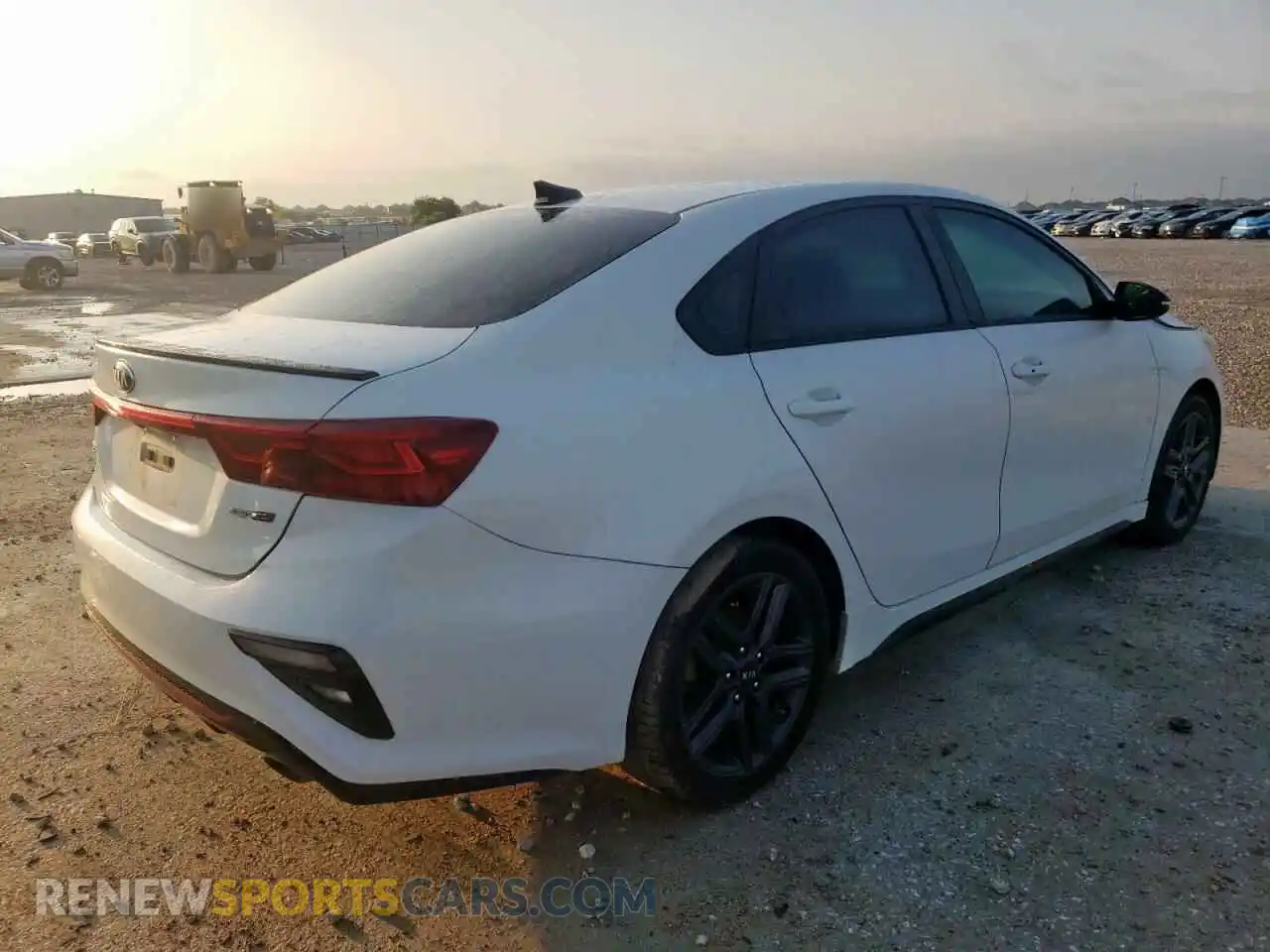 3 Photograph of a damaged car 3KPF34AD3LE238138 KIA FORTE 2020