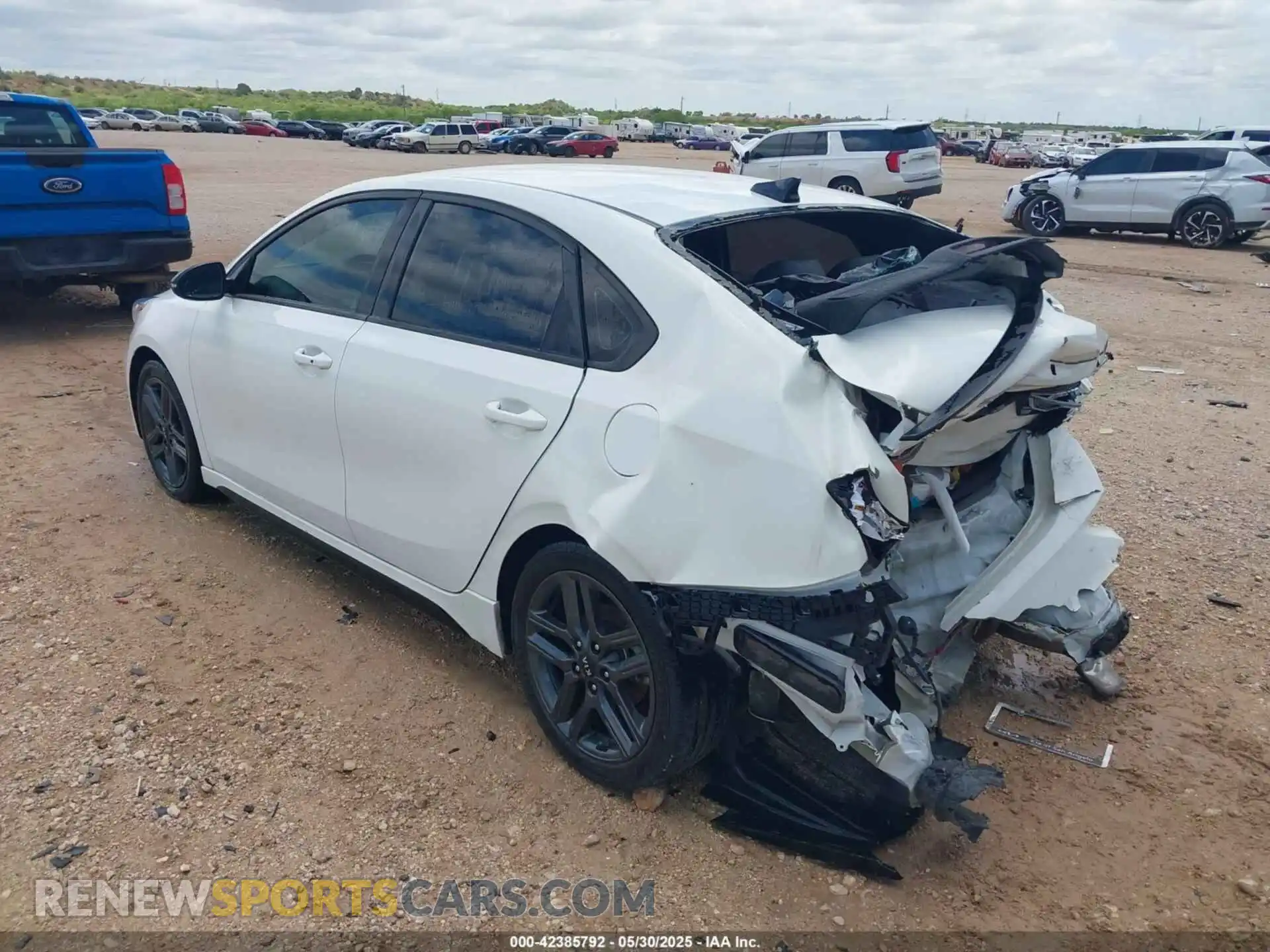 3 Photograph of a damaged car 3KPF34AD4LE171095 KIA FORTE 2020