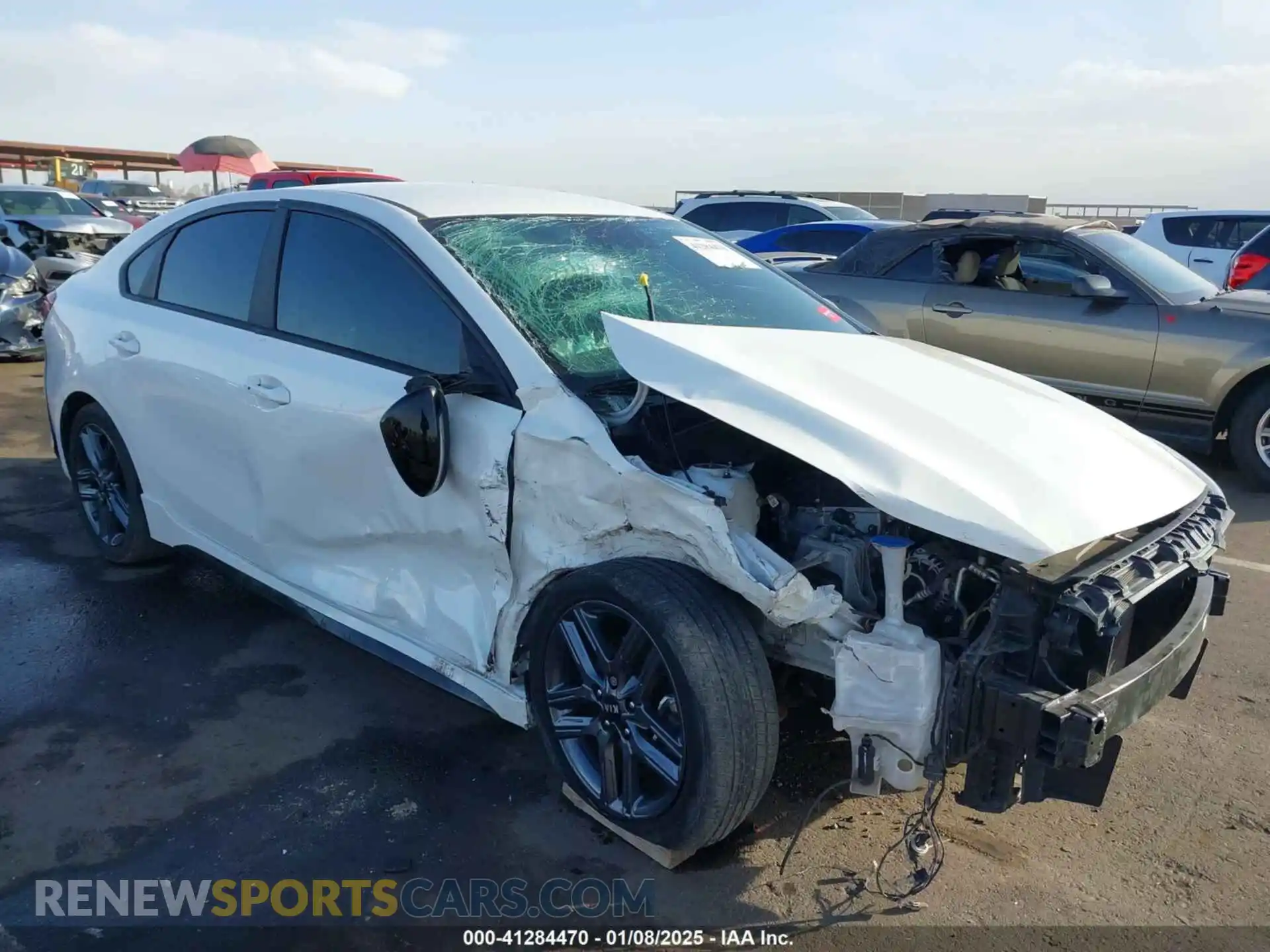 1 Photograph of a damaged car 3KPF34AD5LE233121 KIA FORTE 2020