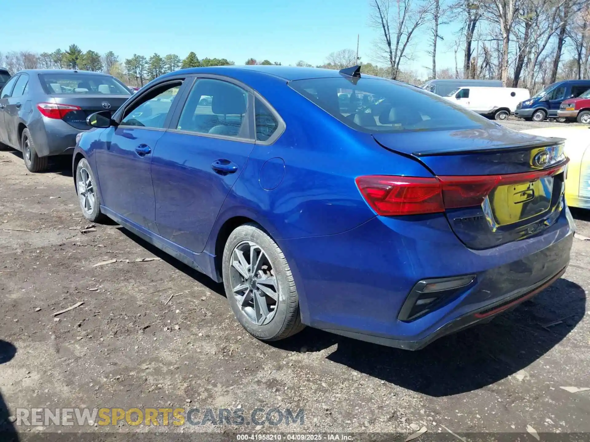 3 Photograph of a damaged car 3KPF34AD5LE243549 KIA FORTE 2020