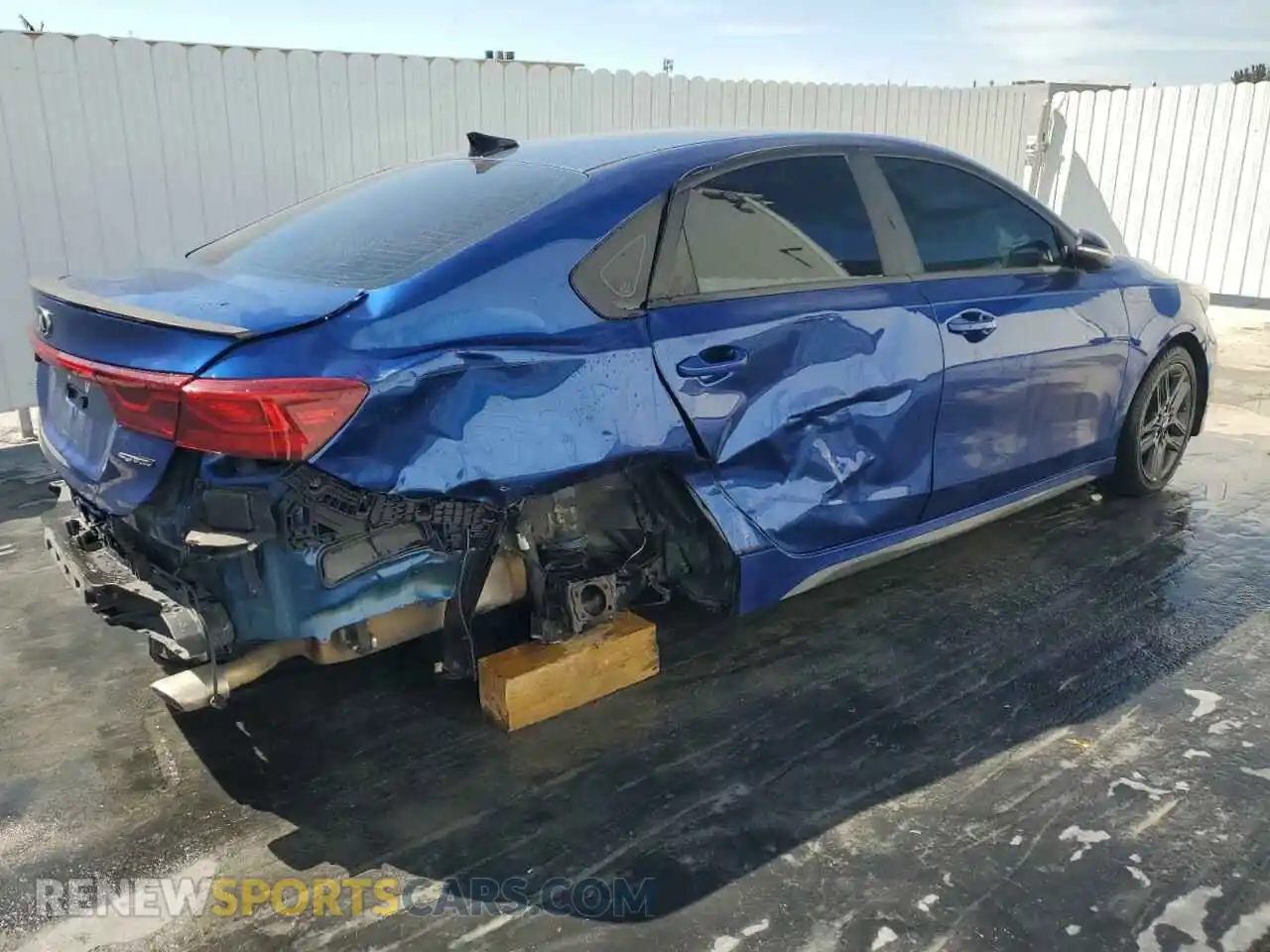 3 Photograph of a damaged car 3KPF34AD7LE160673 KIA FORTE 2020